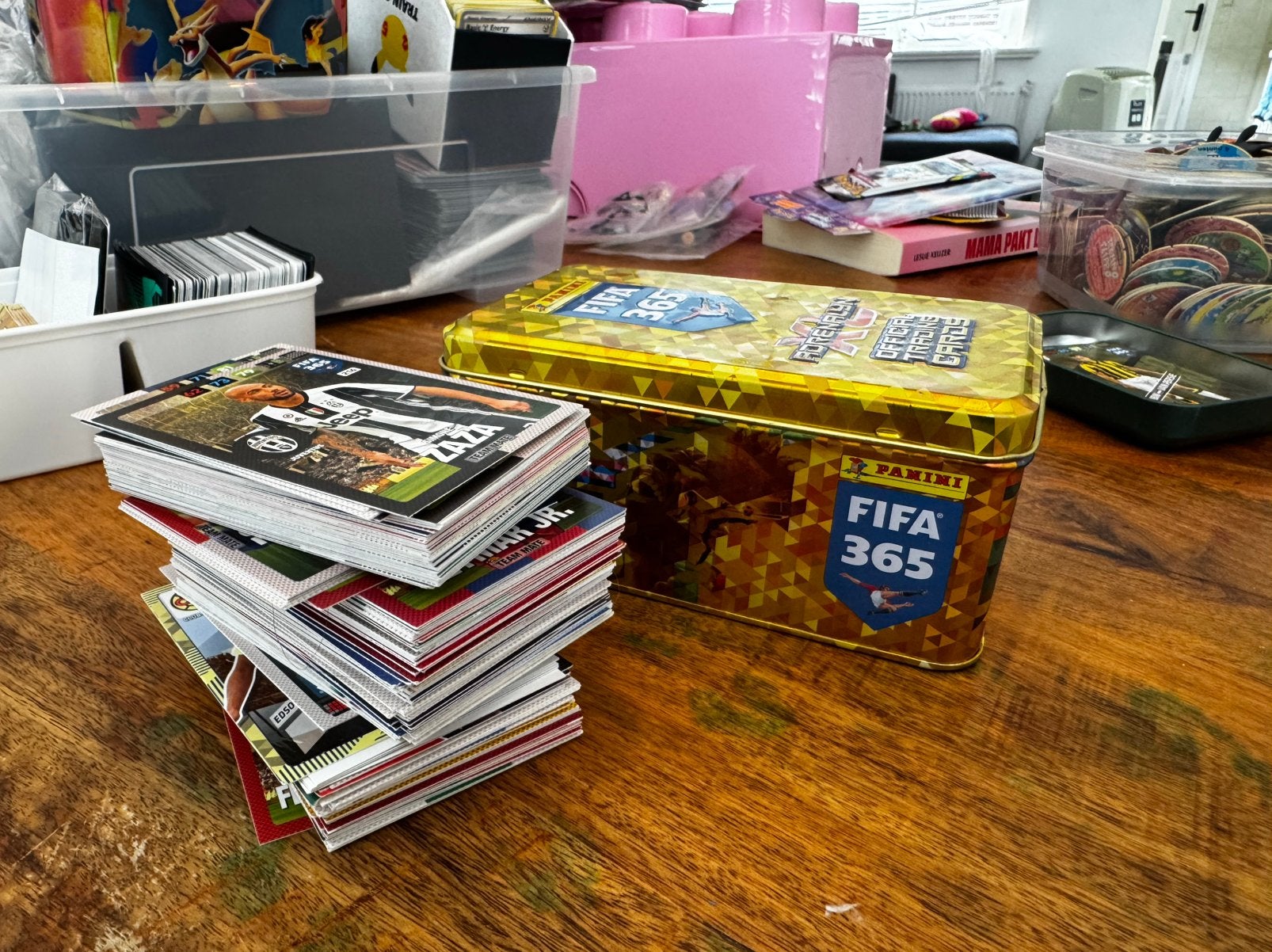 Blik vol panini voetbalkaartjes • adrenalyne, Ophalen of Verzenden, Nieuw, Buitenlandse clubs, Poster, Plaatje of Sticker