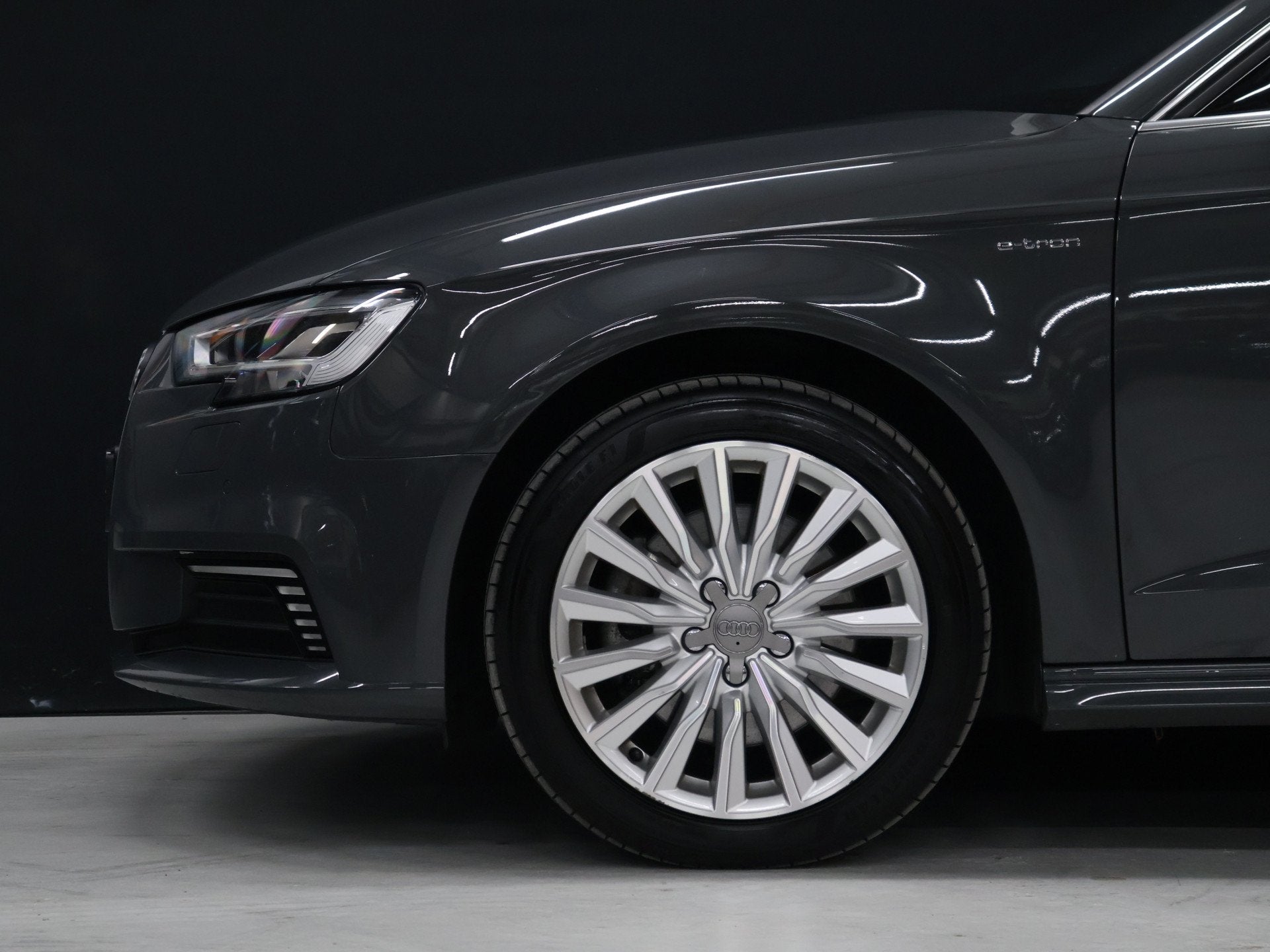 Audi A3 Sportback 1.4 e-tron Sport Pro Line plus [STOELVERWA, 8 kWh, Gebruikt, 4 cilinders, Leder en Stof