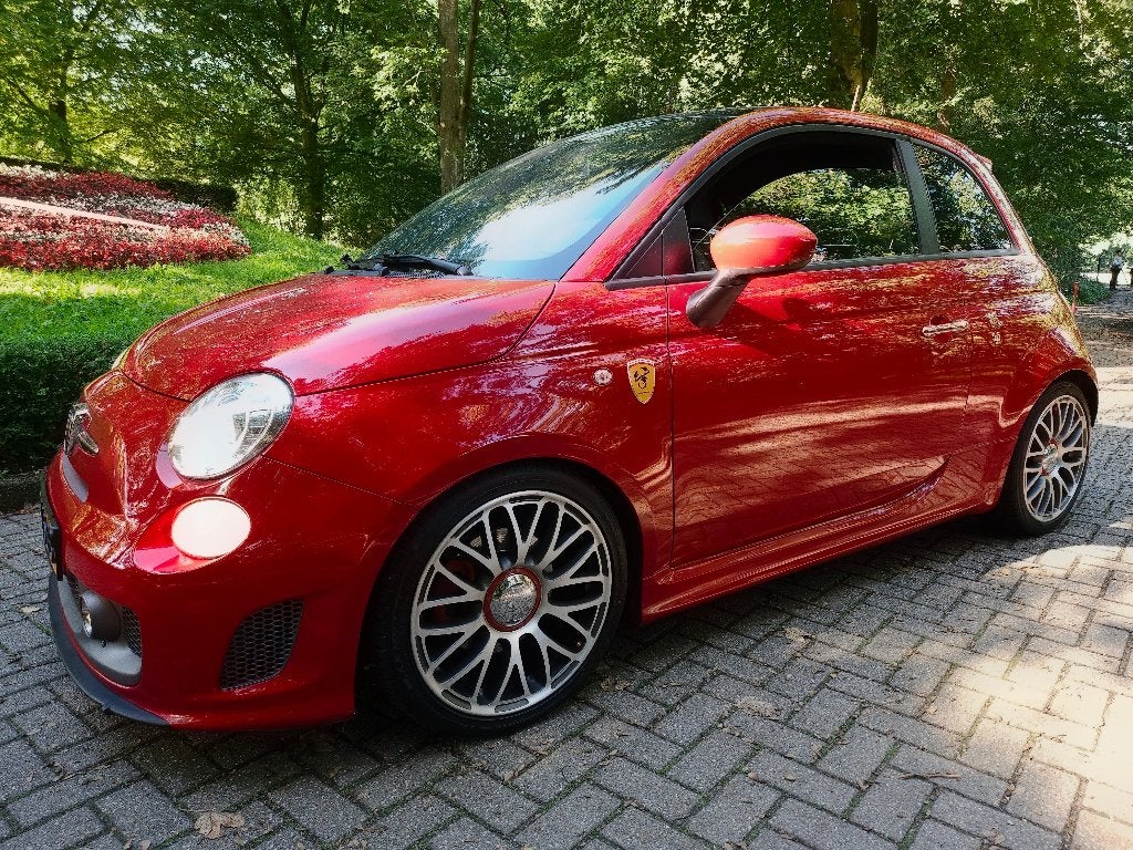 Abarth 595 Turismo, Auto's, Voorwielaandrijving, 15 km/l, 40 €/maand, Zwart
