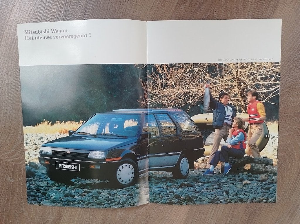 Mitsubishi Lancer station Wagon autofolder 1985, Ophalen of Verzenden, Nieuw, Mitsubishi
