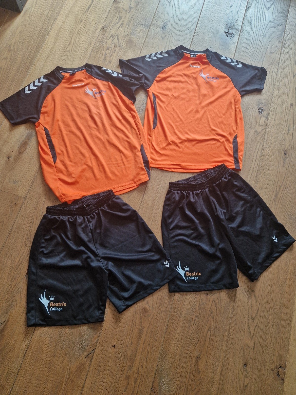 2x Gymshirt en broekje Beatrix College Hummel, Kleding | Heren, Ophalen, Blauw, Overige maten, Zo goed als nieuw