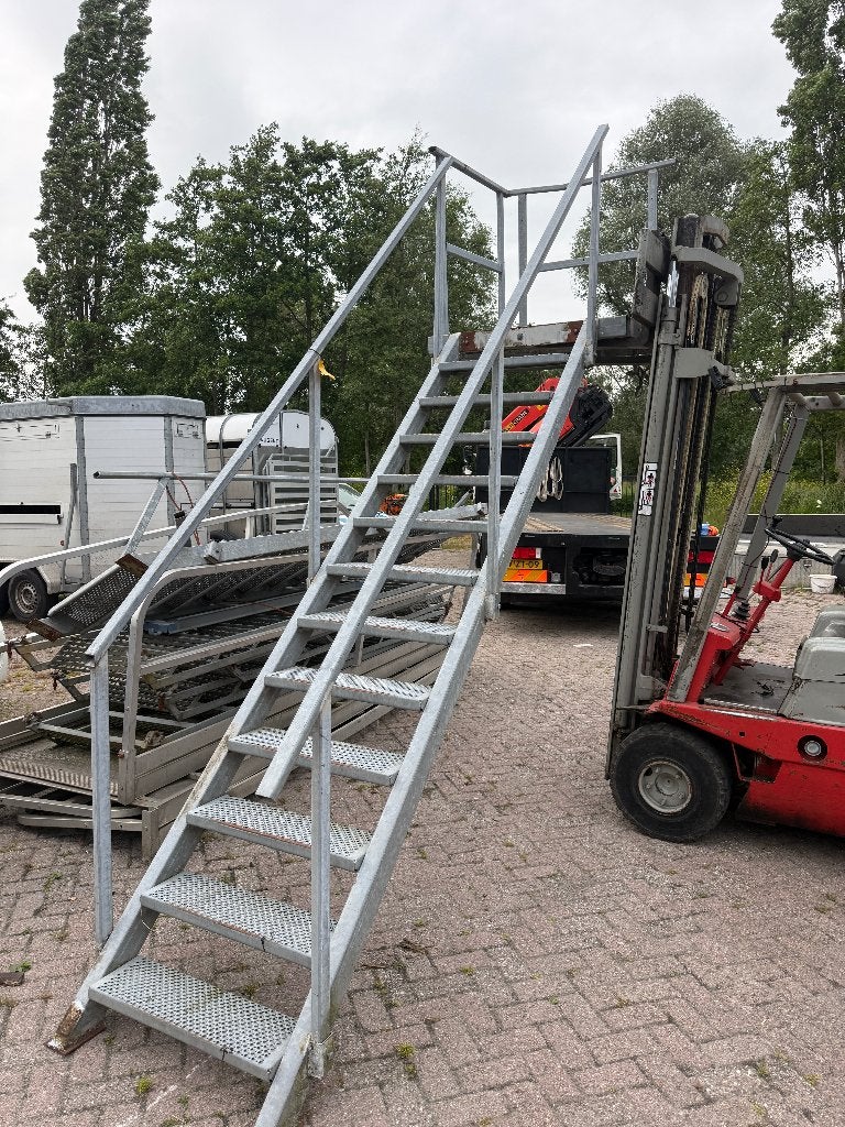 Metalen trap, Doe-het-zelf en Verbouw, Ladders en Trappen, Ophalen of Verzenden, Gebruikt, Trap, Minder dan 2 meter