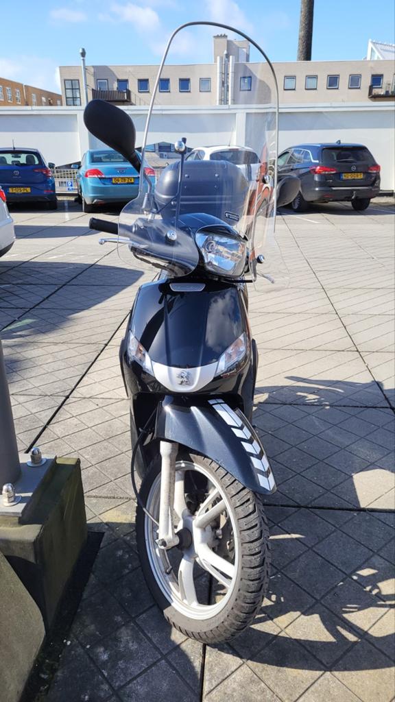 Zwarte Peugeot Tweet 50cc, Fietsen en Brommers, Scooters | Peugeot, Gebruikt, Overige modellen, Benzine, Ophalen