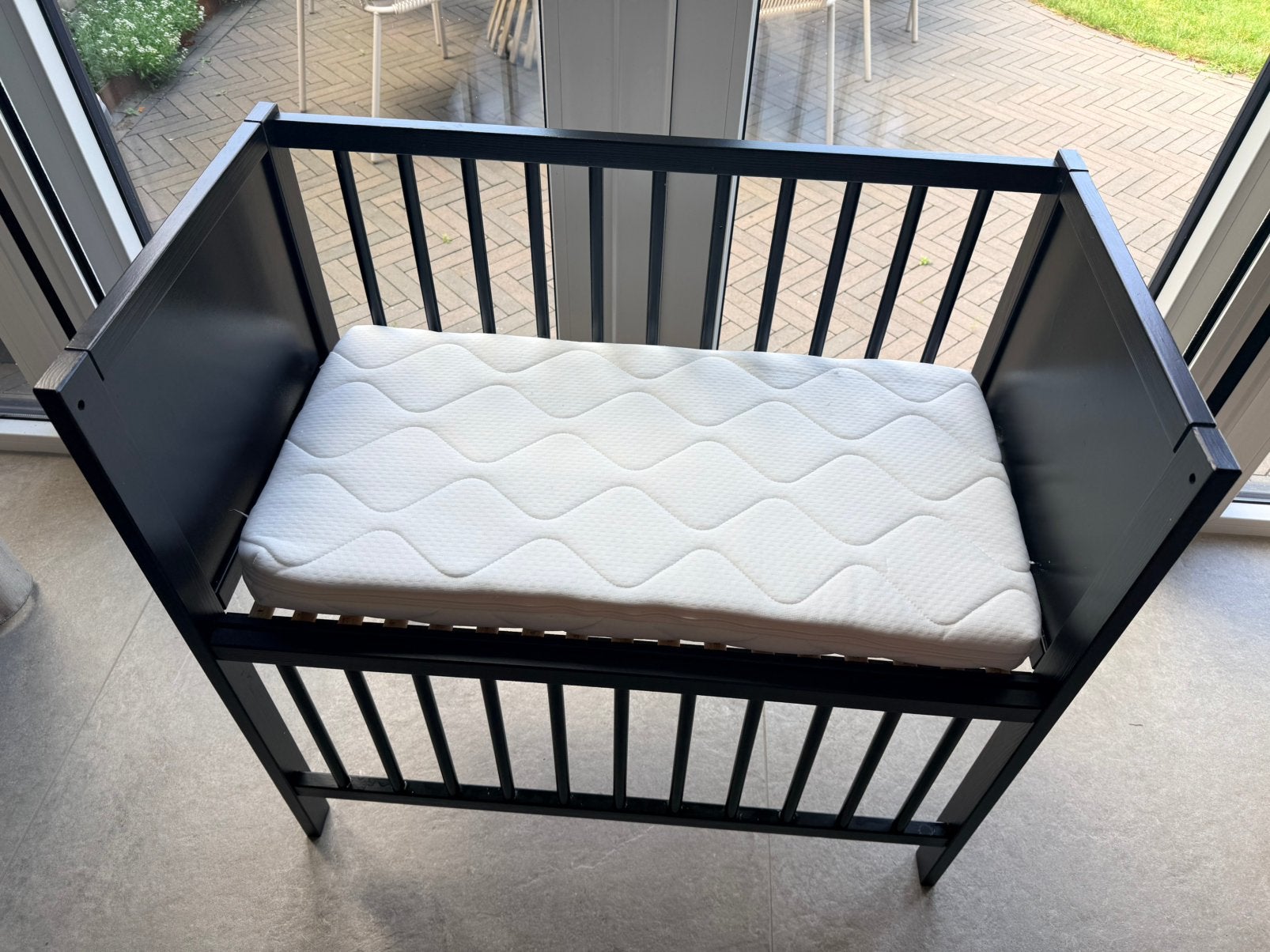 Co-sleeper / wieg zwart 40x80 incl. matras, Kinderen en Baby's, Babywiegjes en Ledikanten, Ophalen, Zo goed als nieuw, Wieg
