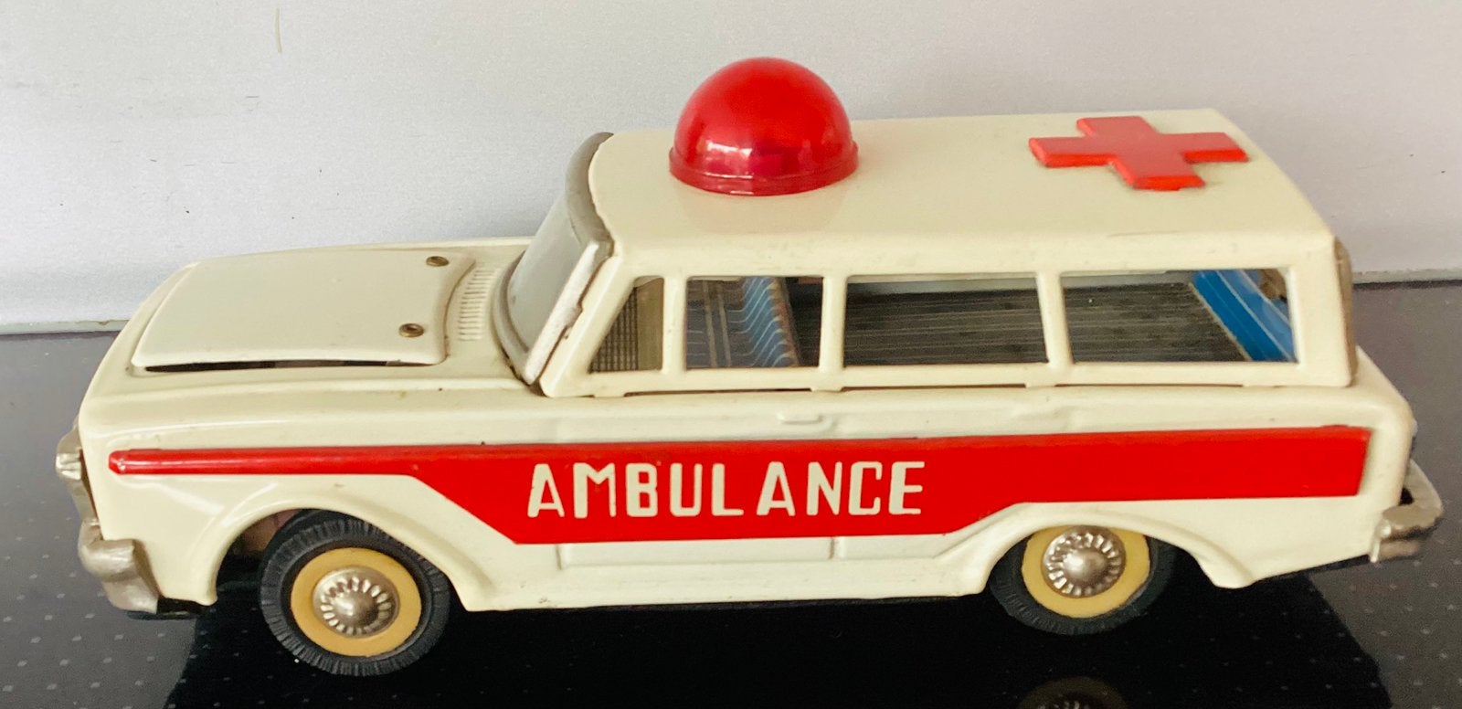 Vintage 1960s Blikken Ambulance MF 111,China,prachtige staat, Ophalen