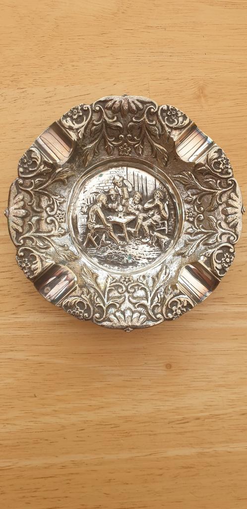 Antieke verzilverde asbak met reliëf van gezelschap, Antiek en Kunst, Ophalen of Verzenden
