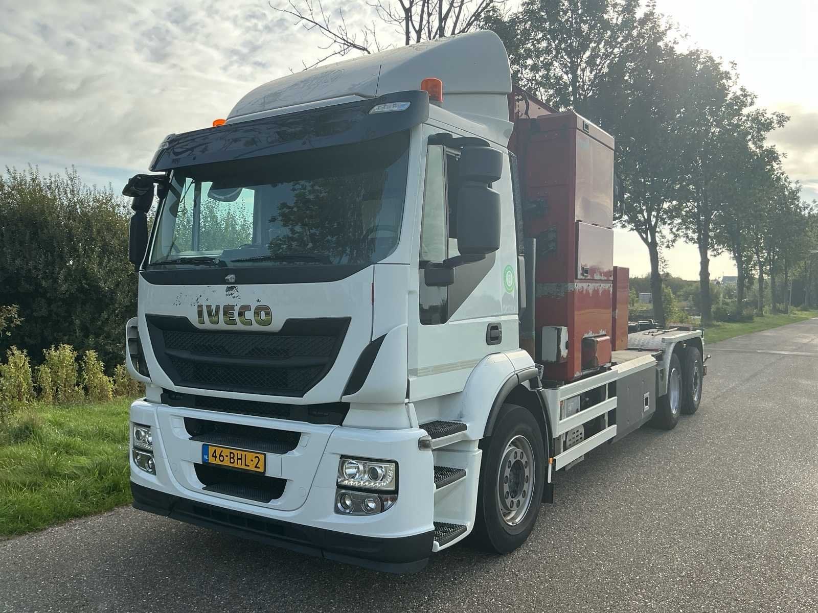 2016 Iveco Vuilniswagen AD260SY-PS CNG - Vrachtwagen, Auto's, Euro 6, Iveco, Overige brandstoffen, Origineel Nederlands