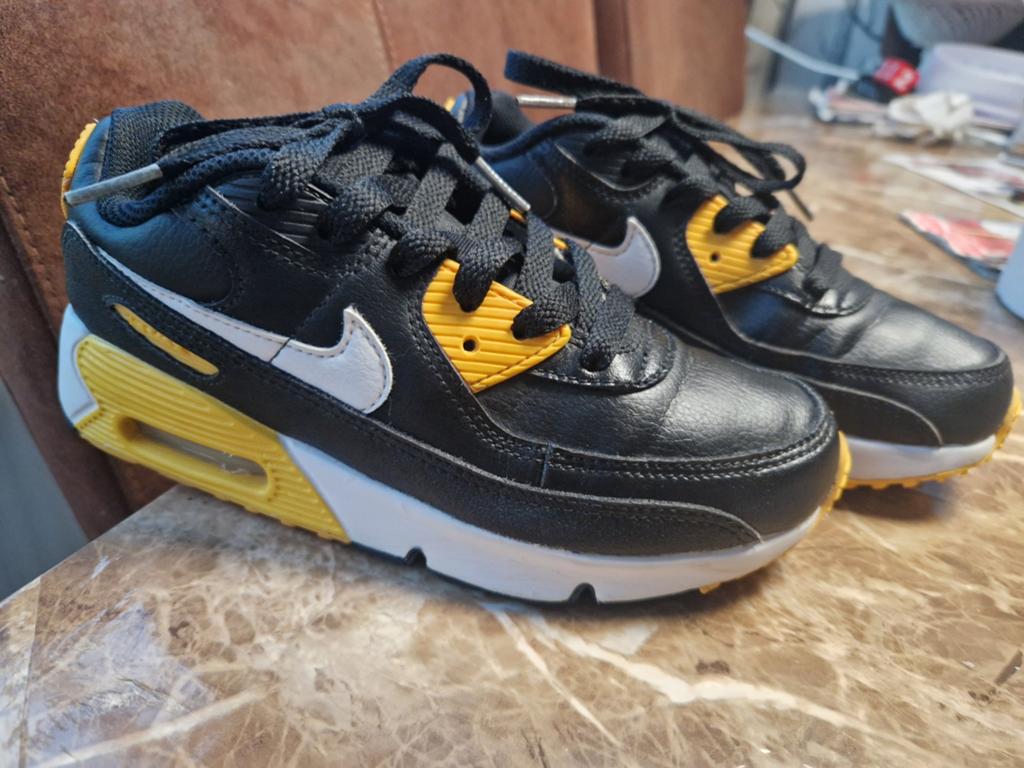 Nike Air max 90 maat 34, Kinderen en Baby's, Kinderkleding | Schoenen en Sokken, Verzenden, Zo goed als nieuw, Nike, Jongen of Meisje