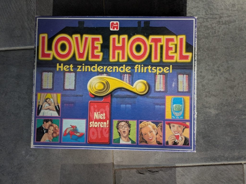 Love hotel - bordspel, Ophalen of Verzenden, Zo goed als nieuw