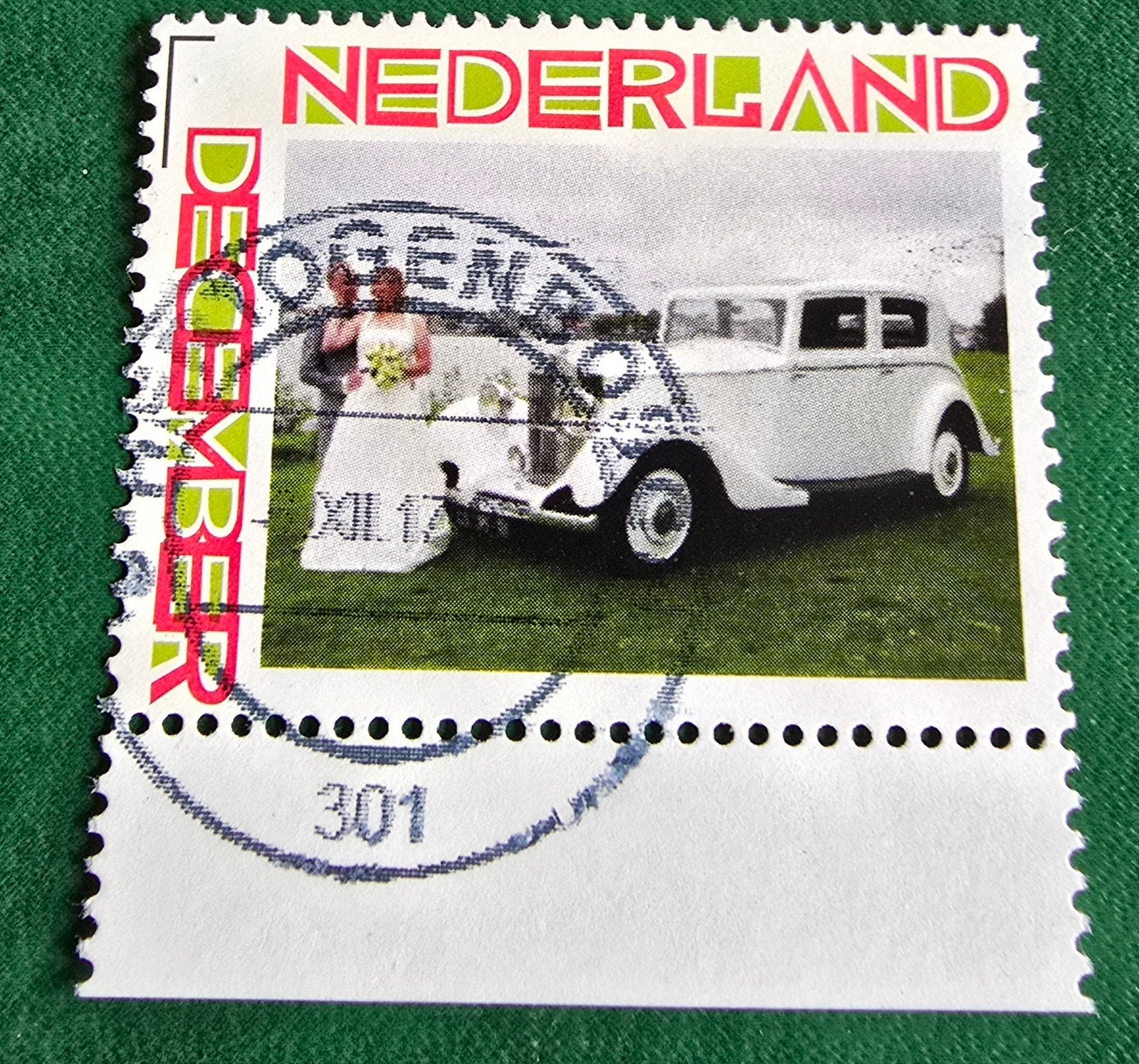 Kv255 december  postzegel - Bruidspaar met oldtimer, Ophalen of Verzenden, Na 1940, Gestempeld