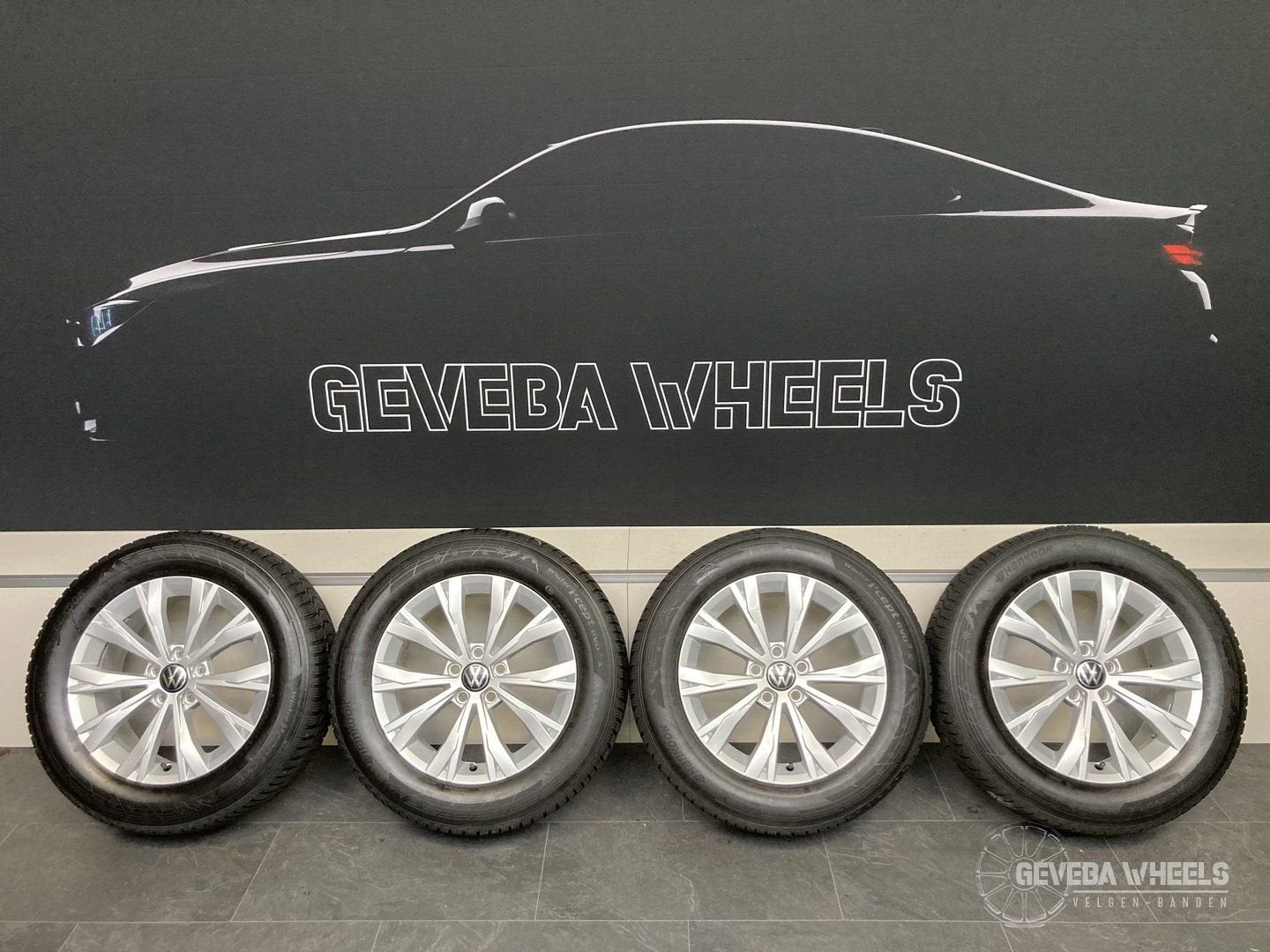 17” originele Volkswagen Tiguan 5NA velgen + winterbanden, Auto-onderdelen, Banden en Velgen, -, -, Banden en Velgen, 17 inch