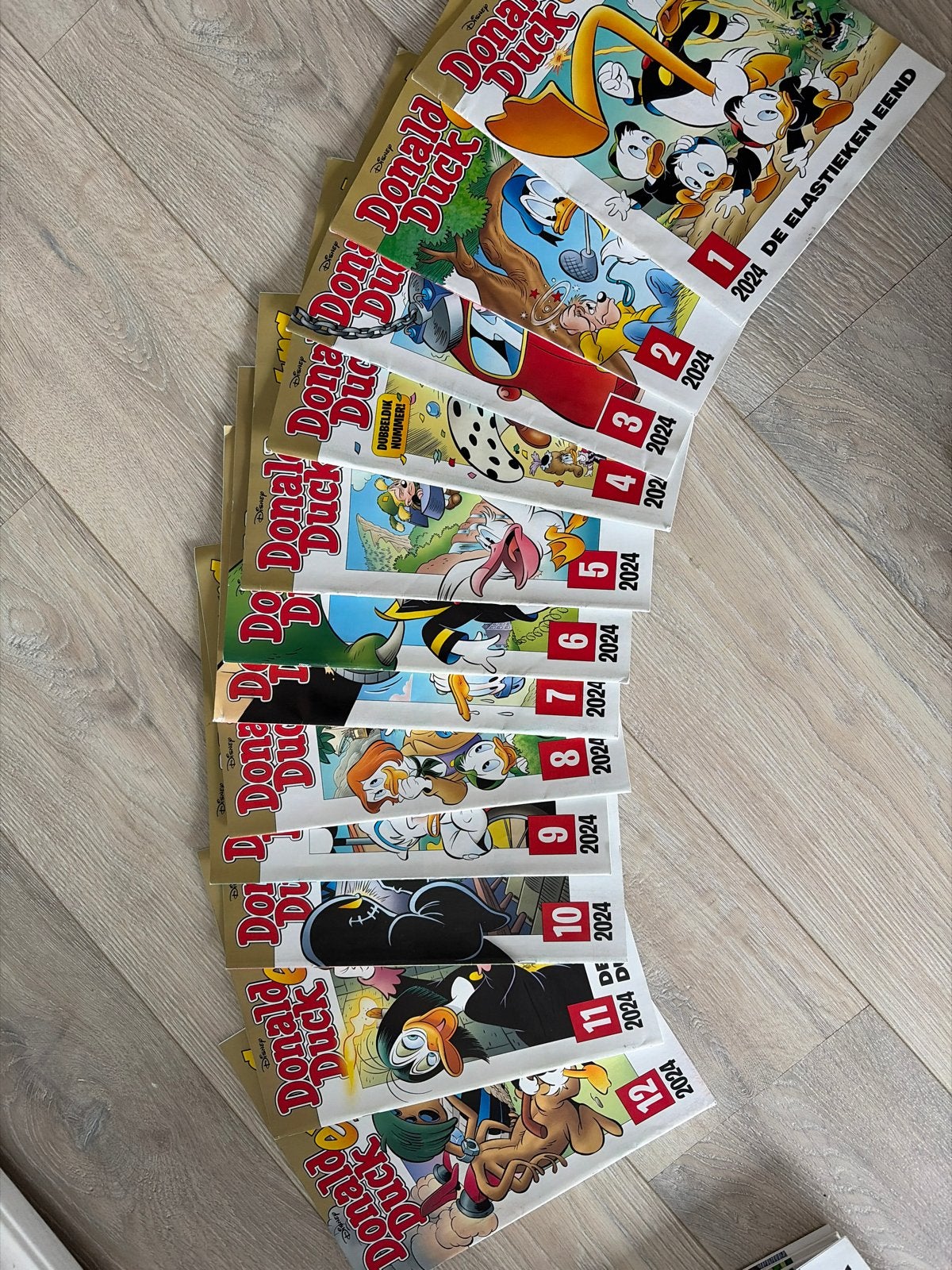 Donald Duck Weekblad Jaargangen 2023 & 2024 (Compleet), Boeken, Stripboeken, Complete serie of reeks, Ophalen of Verzenden, Zo goed als nieuw