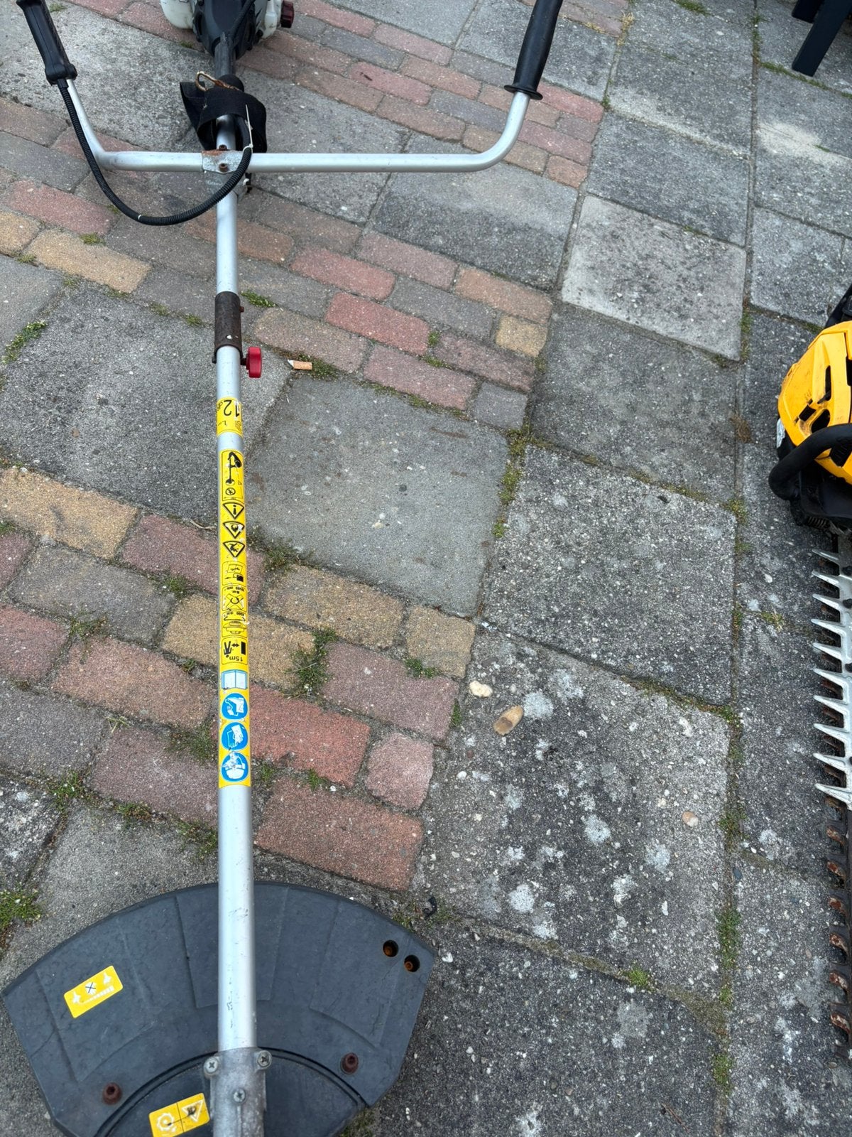 Goeie krachtige kantmaaier/bosmaaier, Tuin en Terras, Ophalen of Verzenden, Gebruikt, Benzine