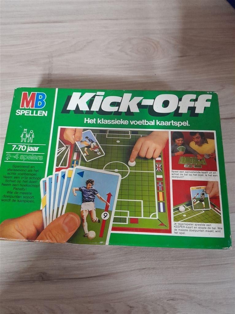 Kick-Off het klassieke voetbal kaartspel - s3846, Verzenden, Zo goed als nieuw