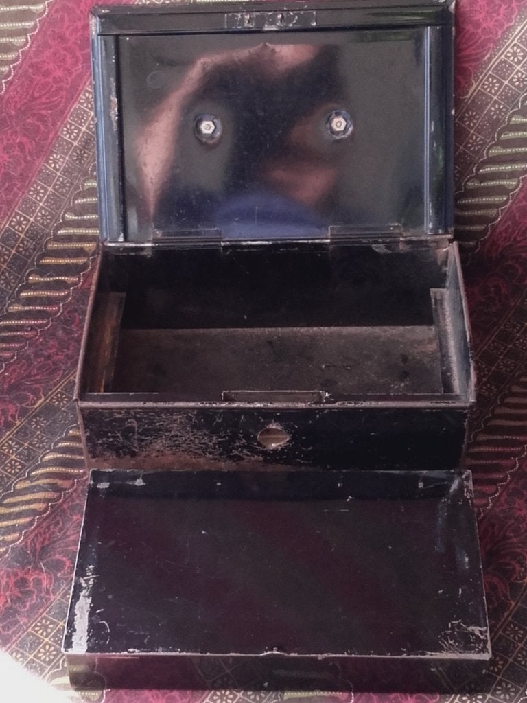 Antieke geldkist uit Engeland met interieur 26 cm., Ophalen of Verzenden