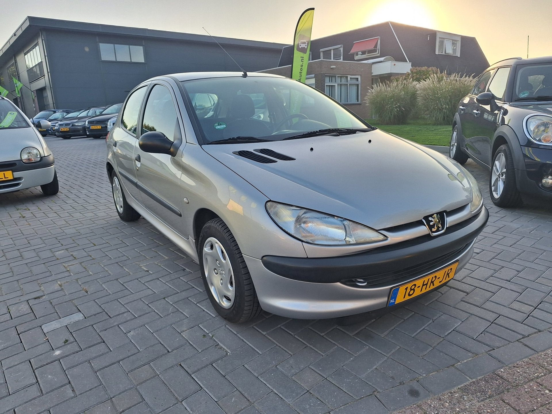 Peugeot 206 1.4 XR / Super nette auto / APK oktober 2027, Auto's, Voorwielaandrijving, 31 €/maand, 4 cilinders, Origineel Nederlands