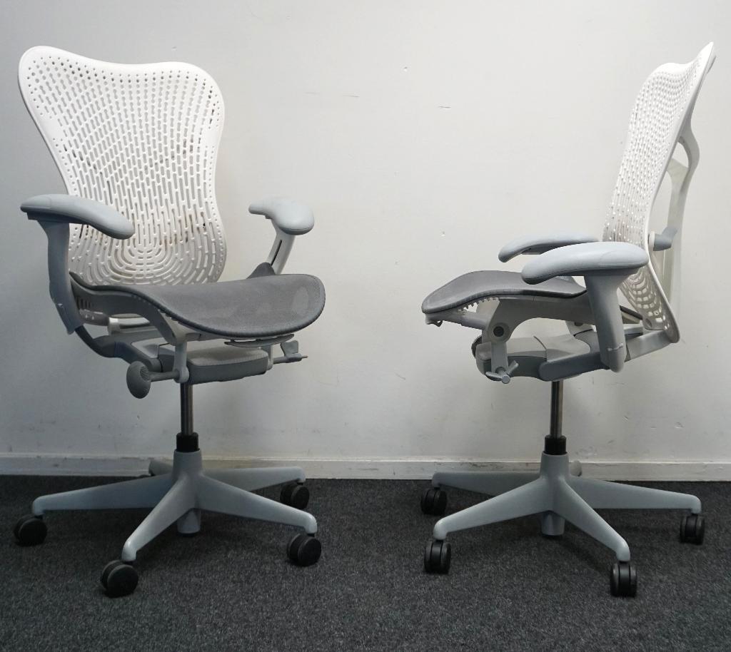 Herman Miller Mirra 2 Bureaustoelen | Wit / Lichtgrijs, Gebruikt, Overige kleuren, -, -