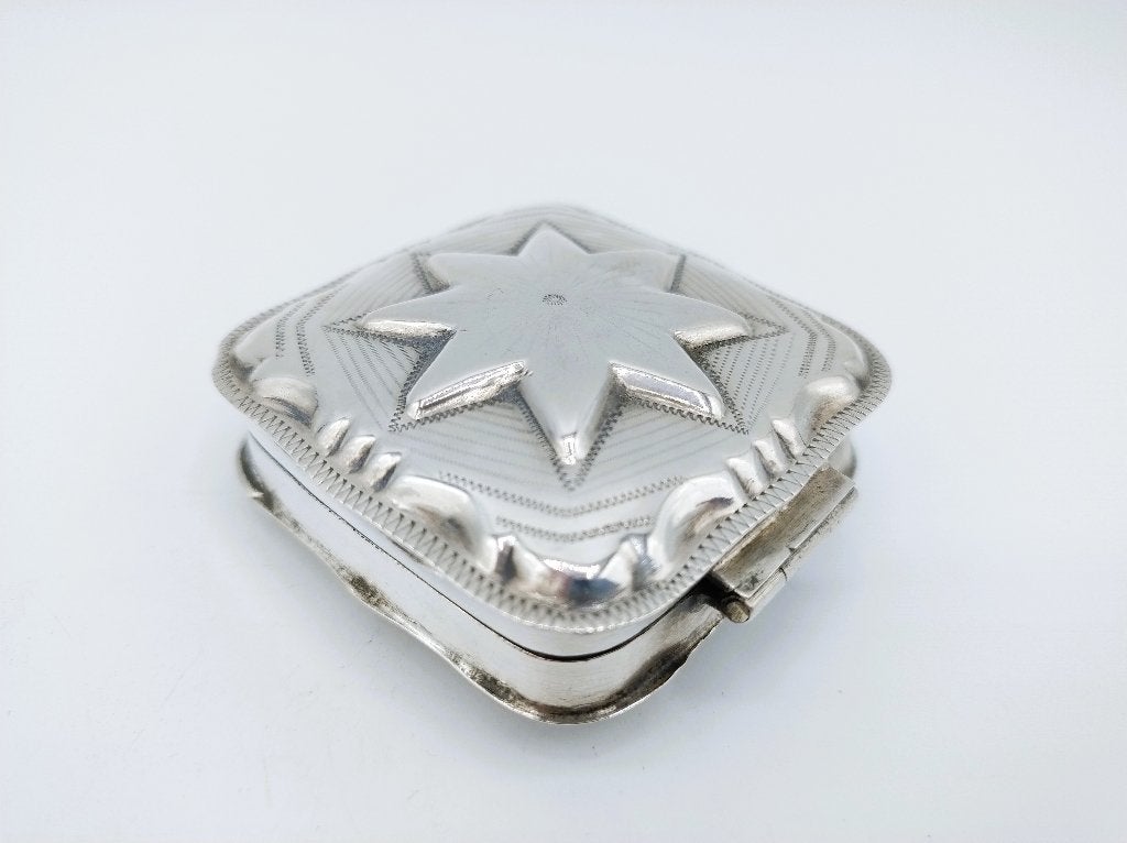Zilveren pepermuntdoosje, J.D. Wendels, Schoonhoven, 1906, Antiek en Kunst, Verzenden, Zilver