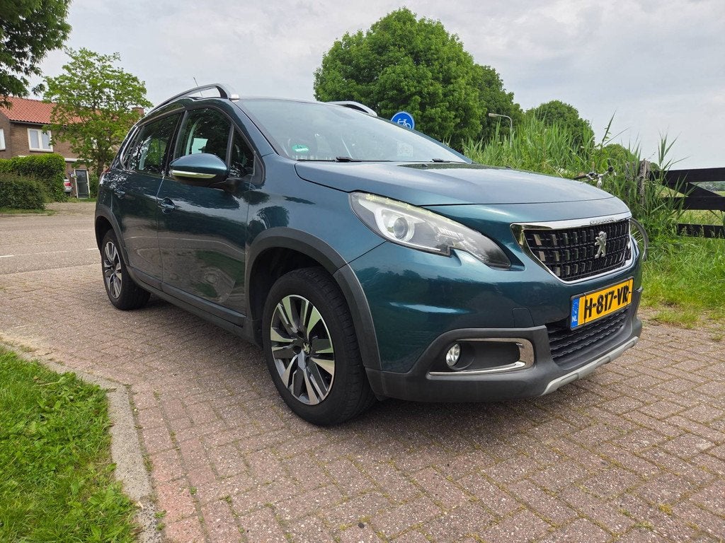 PEUGEOT 2008 1.2 PureTech 110pk AUTOM Allure, Stof, Euro 6, 1199 cc, Parkeersensor