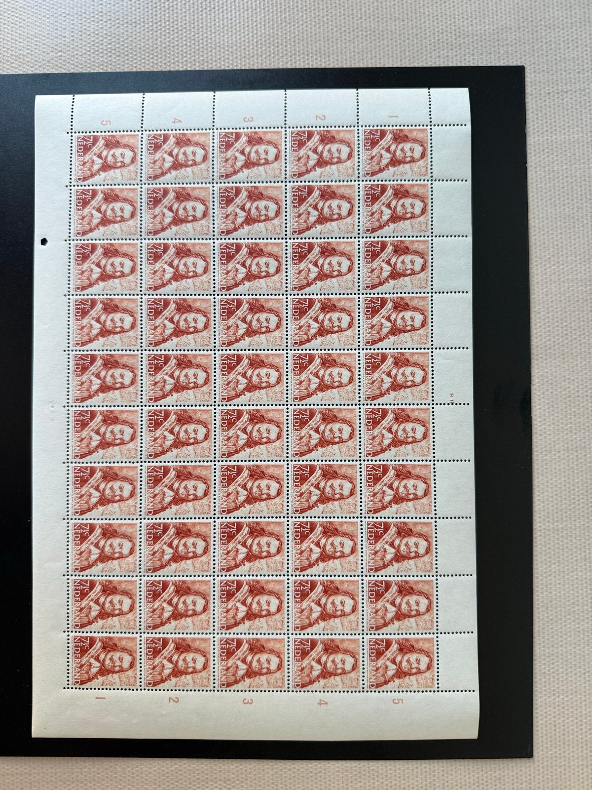 Vel van 50 postzegels 'Zeehelden' 1943 - Michiel de Ruyter, Ophalen of Verzenden, Na 1940, Postfris