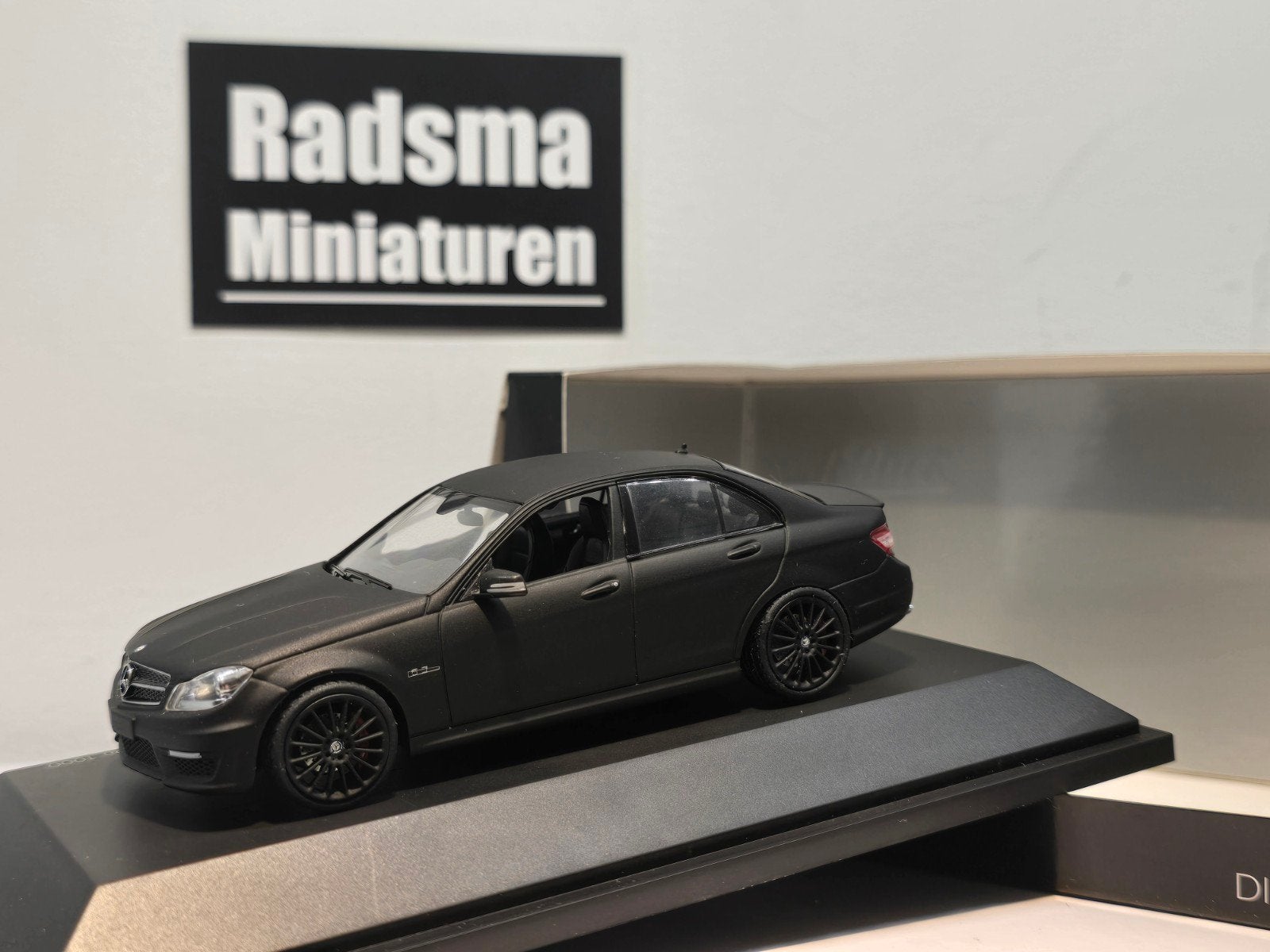 Mercedes-Benz C-Klasse W204 Facelift - Zwart - 1:43 Schuco, Hobby en Vrije tijd, Modelauto's | 1:43, Zo goed als nieuw, Auto, Schuco