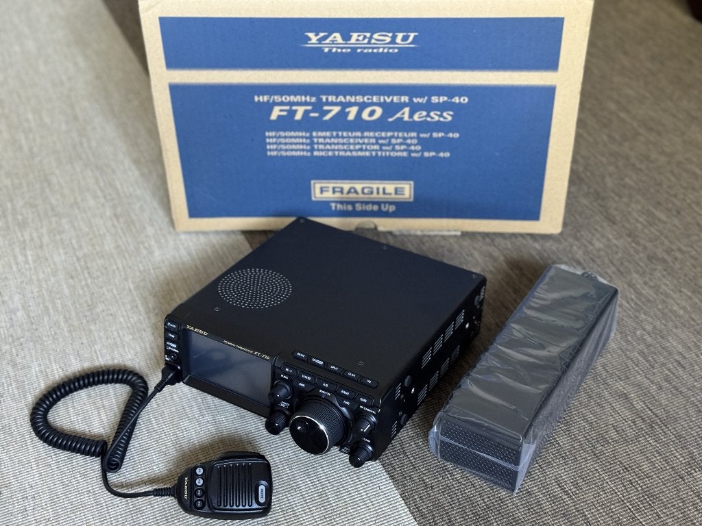 Yaesu FT-710 AESS Nieuwstaat (!), Telecommunicatie, Zenders en Ontvangers, Ophalen, Zo goed als nieuw, Zender en Ontvanger