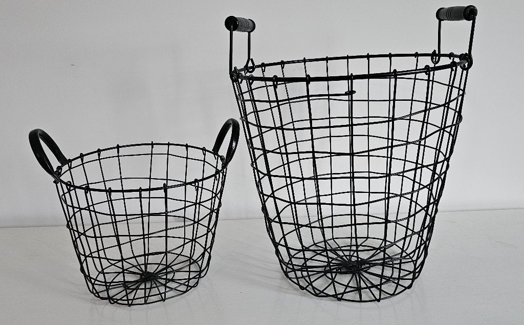 2 LEUKE ZWARTE METALEN MANDEN, Met handvatten, Gebruikt, Mand, Rond