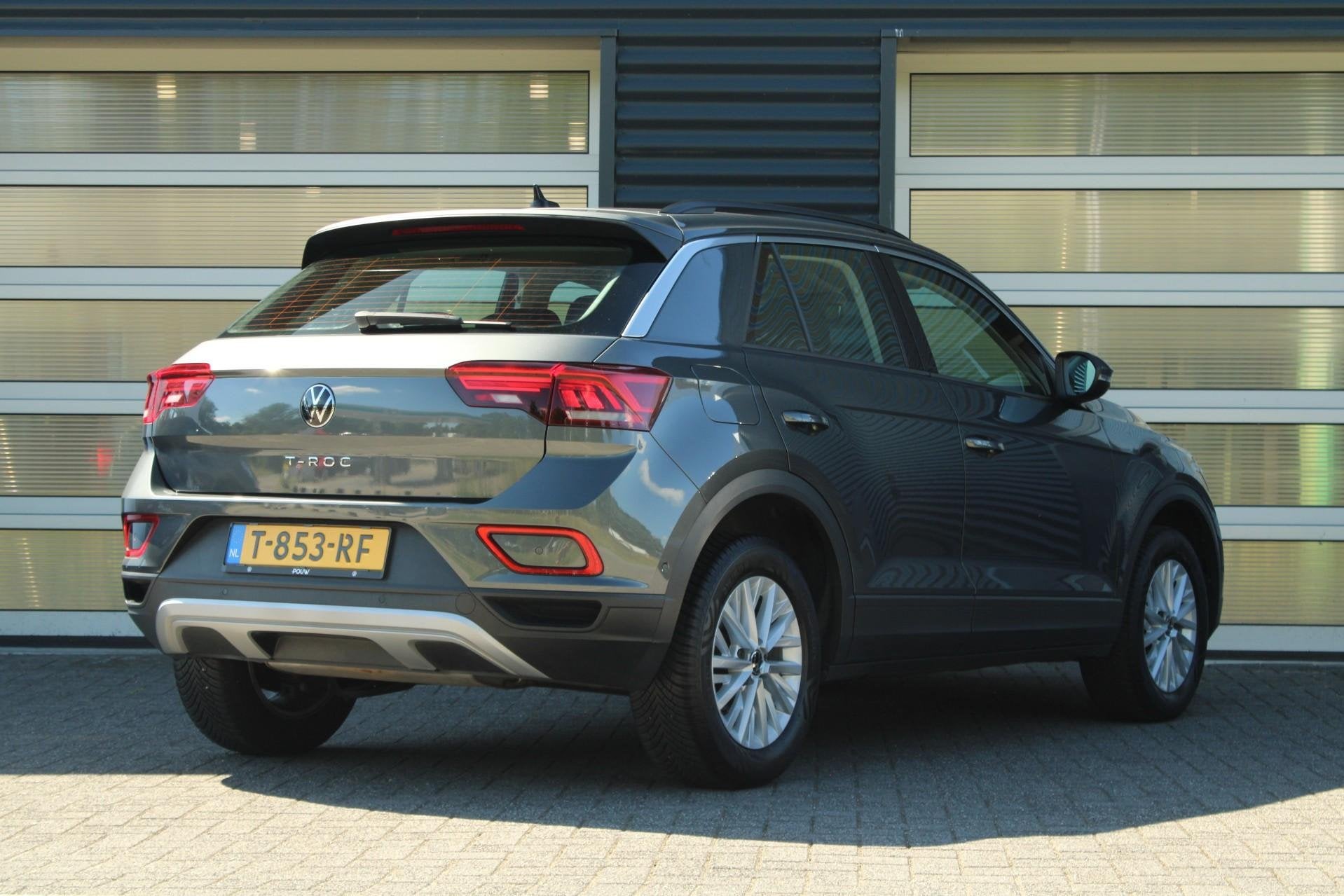 Volkswagen T-Roc 1.0 TSI 115pk Life | Allseasonbanden | Clim, Auto's, Volkswagen, Voorwielaandrijving, 12 maanden, Stof, Gebruikt
