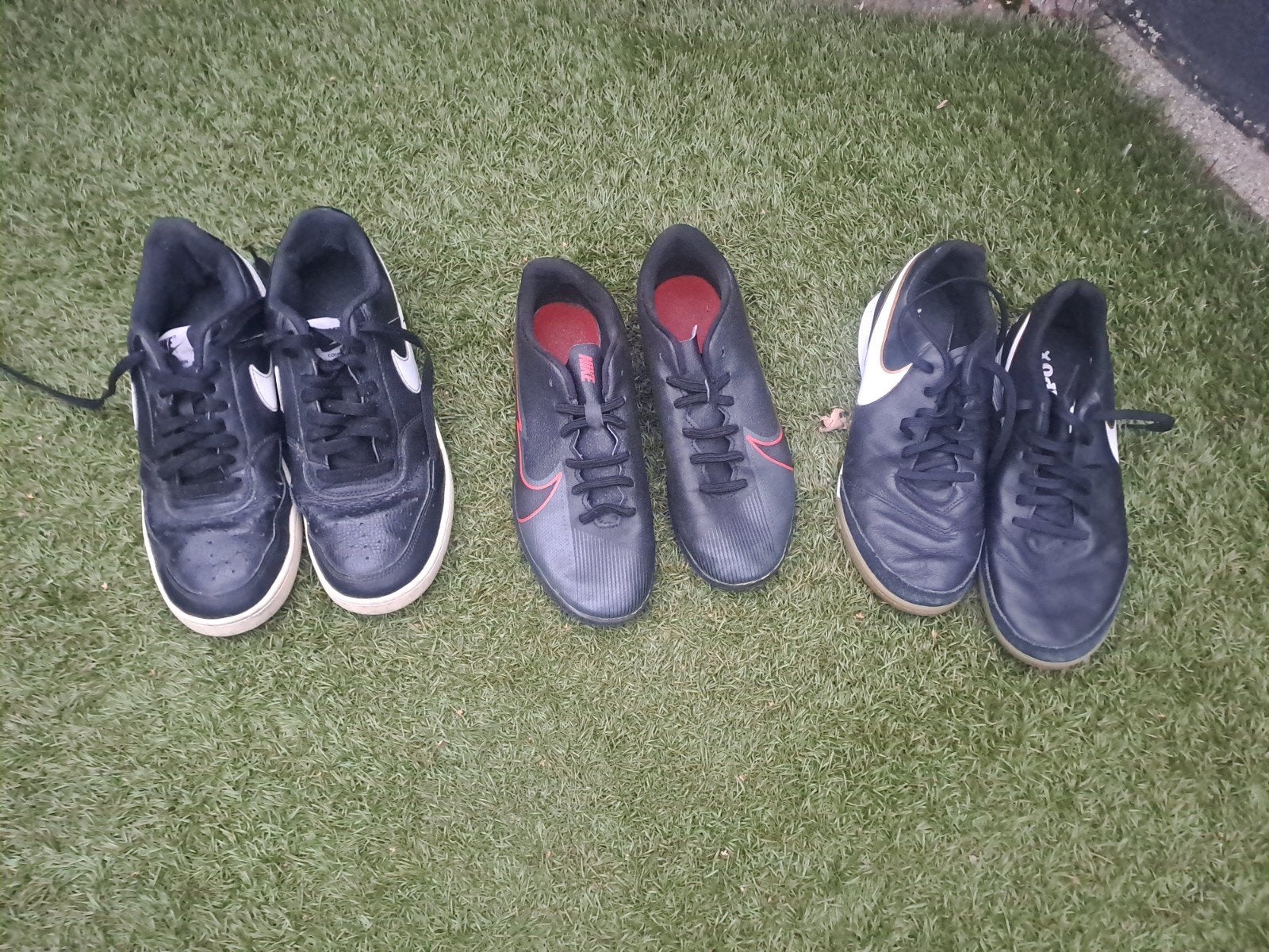 Diverse Nike schoenen - Voetbal, zaalvoetbal en casual, Sport en Fitness, Voetbal, Ophalen, Gebruikt, Maat XS of kleiner, Schoenen