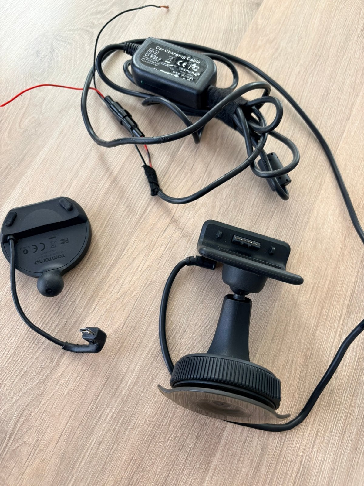 TomTom navigatie houder met vaste voeding, Ophalen of Verzenden, Gebruikt