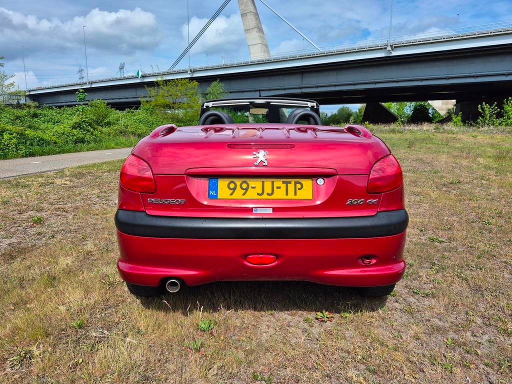 Peugeot 206 CC 1.6-16V, Auto's, Voorwielaandrijving, Gebruikt, Zwart, 4 cilinders