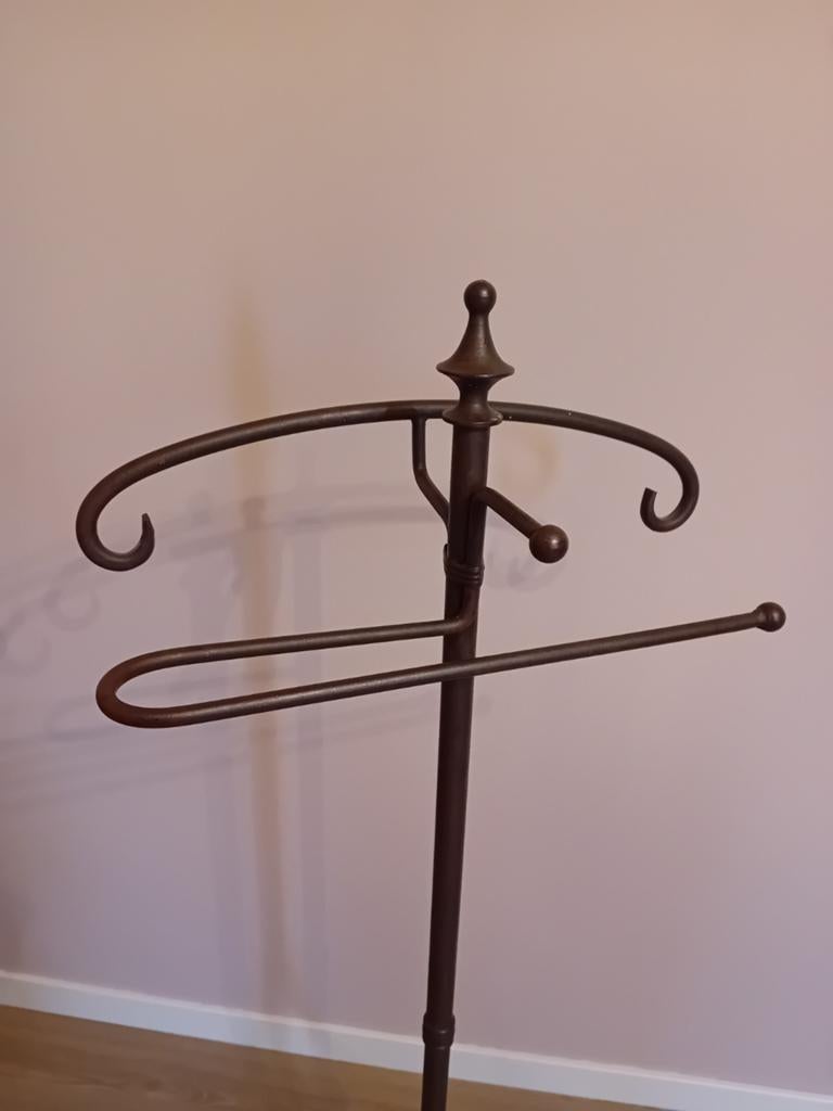 Dressboy,  kapstok voor slaapkamer. Gietijzer. Bruin.zgan!, Wandkapstok, Ophalen of Verzenden, Zo goed als nieuw, Minder dan 100 cm
