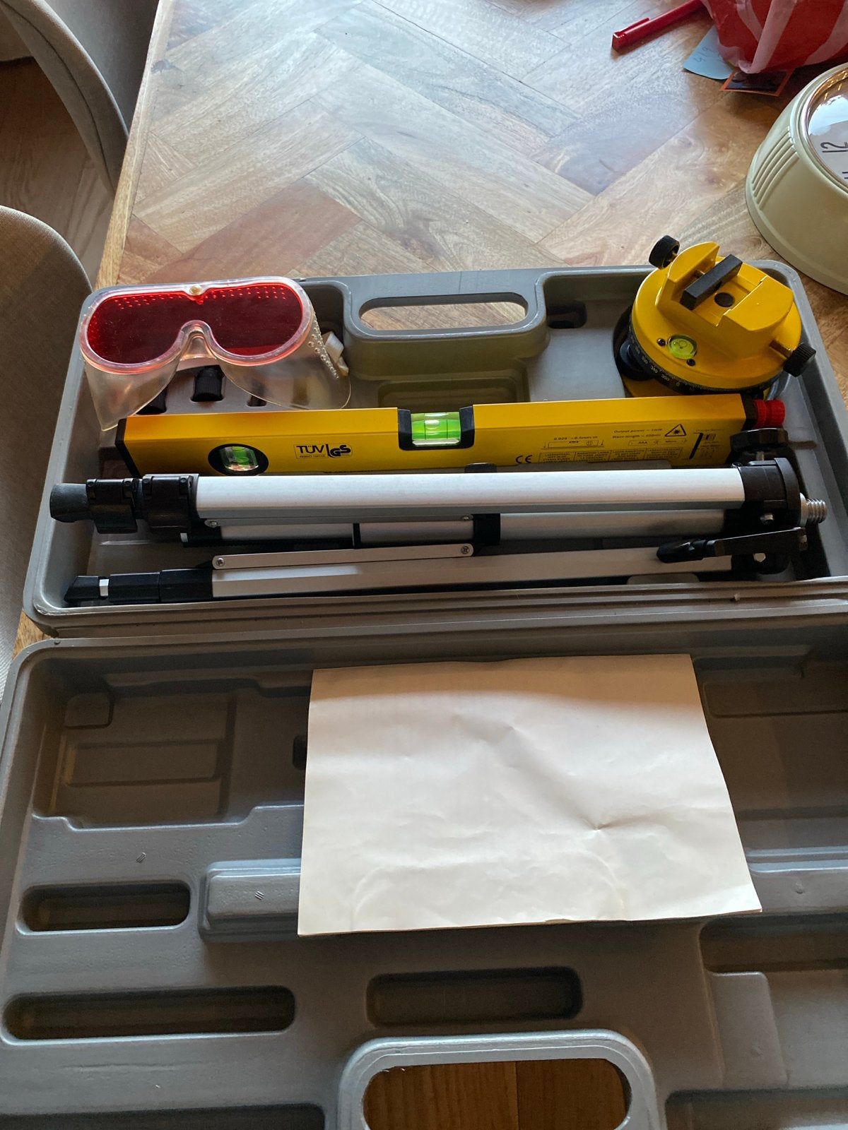 Laser toolkit met statief en waterpas - Nieuw/ongebruikt, Ophalen, Nieuw, Licht