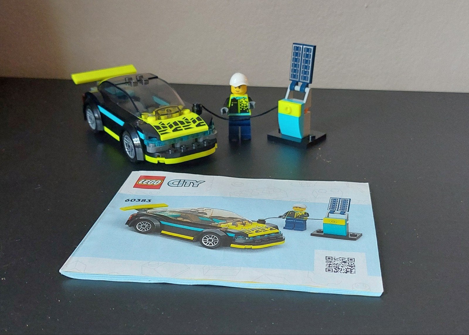 LEGO City, Set 60383, Elektrische Sportwagen, Kinderen en Baby's, Speelgoed | Duplo en Lego, Zo goed als nieuw, Lego, Complete set