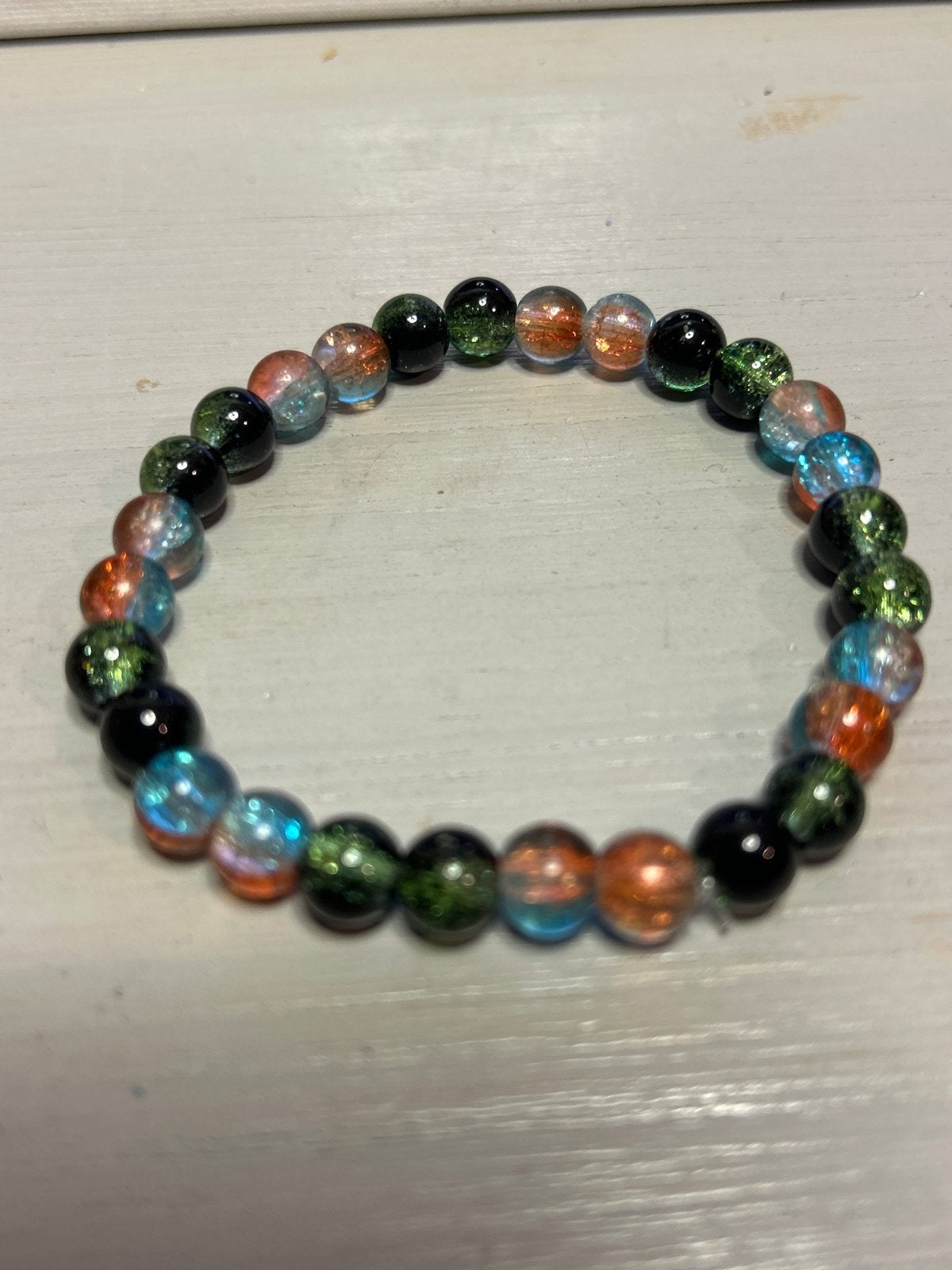 Kleurrijke kralenarmband met glanzende afwerking, Sieraden, Tassen en Uiterlijk, Verzenden, Nieuw, Overige kleuren, Overige materialen