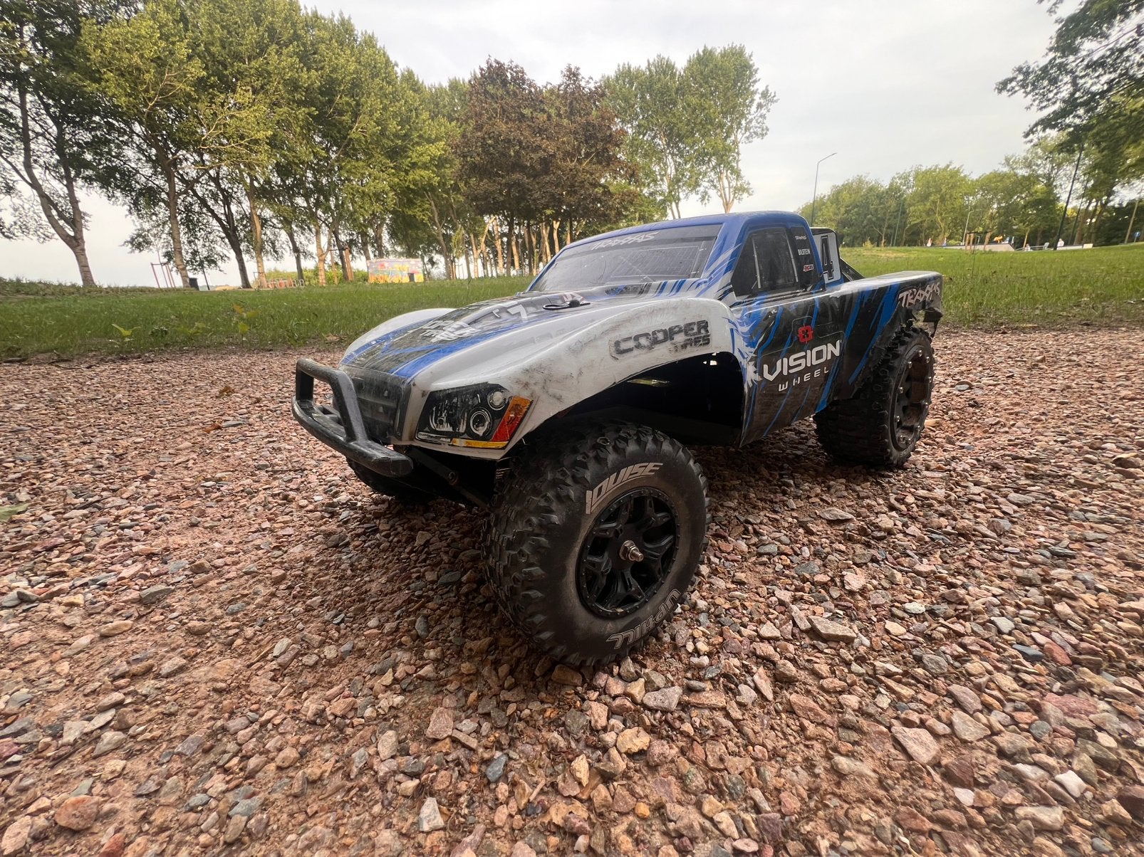 Traxxas Slash RTR - 1/10 - 3s Brushless + 2 Lipo's en meer, Overige merken, Gebruikt, Auto, Groter dan 1:32