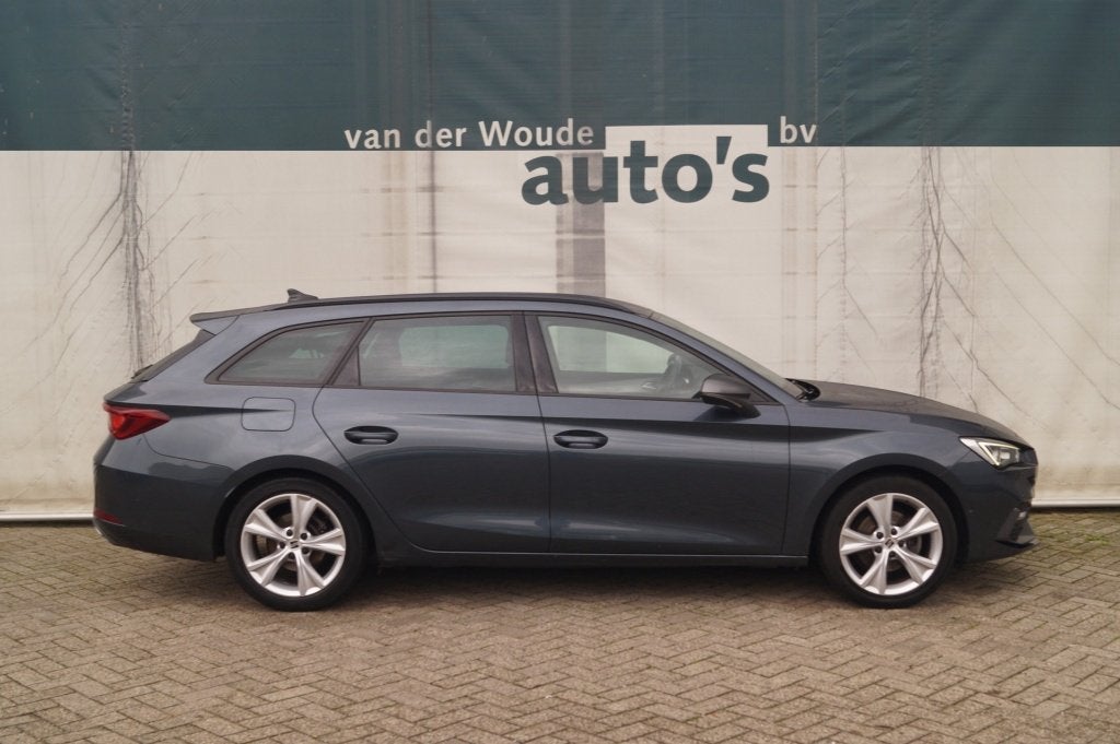 Seat Leon Sportstourer 1.0 eTSI 110pk DSG FR Business Intens, Auto's, Automaat, Dealer onderhouden, Gebruikt, Euro 6