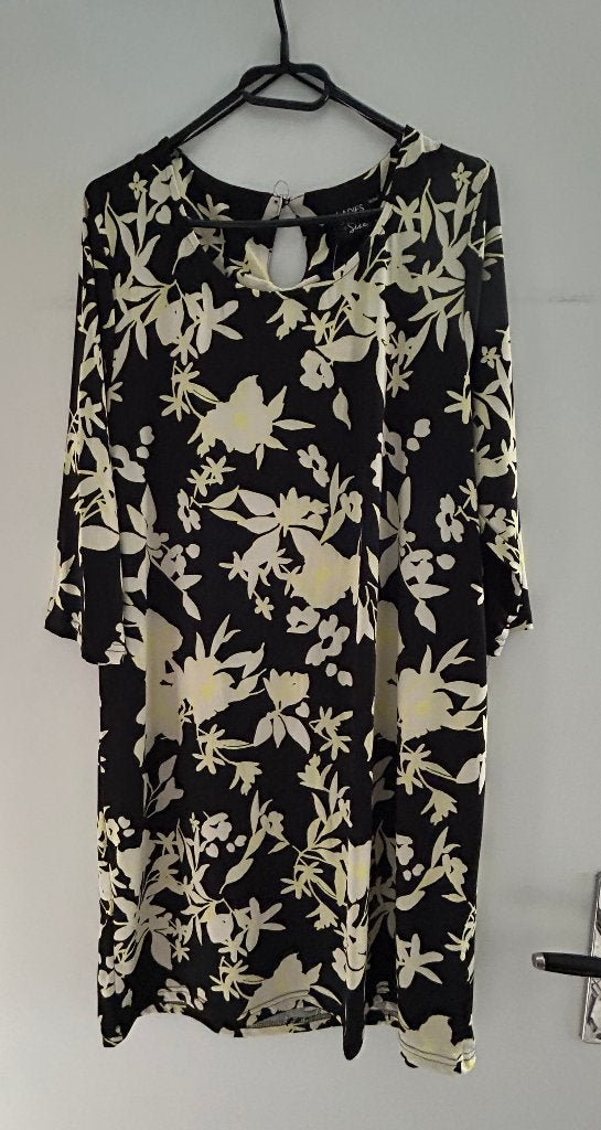 Nieuw Wibra Ladies+ Size jurk zwart met geel maat 42/44, Zwart, Maat 42/44 (L), Nieuw, Ophalen of Verzenden