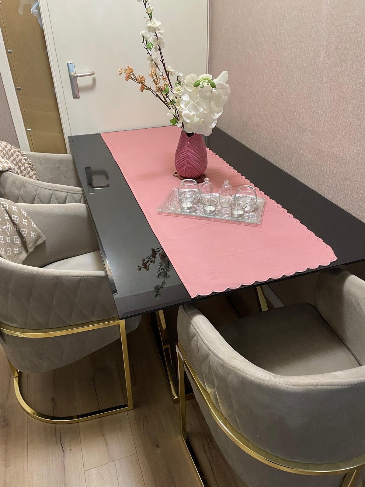 Stijlvolle Eettafel met Zwart Glazen Blad en Gouden Poten, Huis en Inrichting, 100 tot 150 cm, Vier personen, Rechthoekig, 50 tot 100 cm