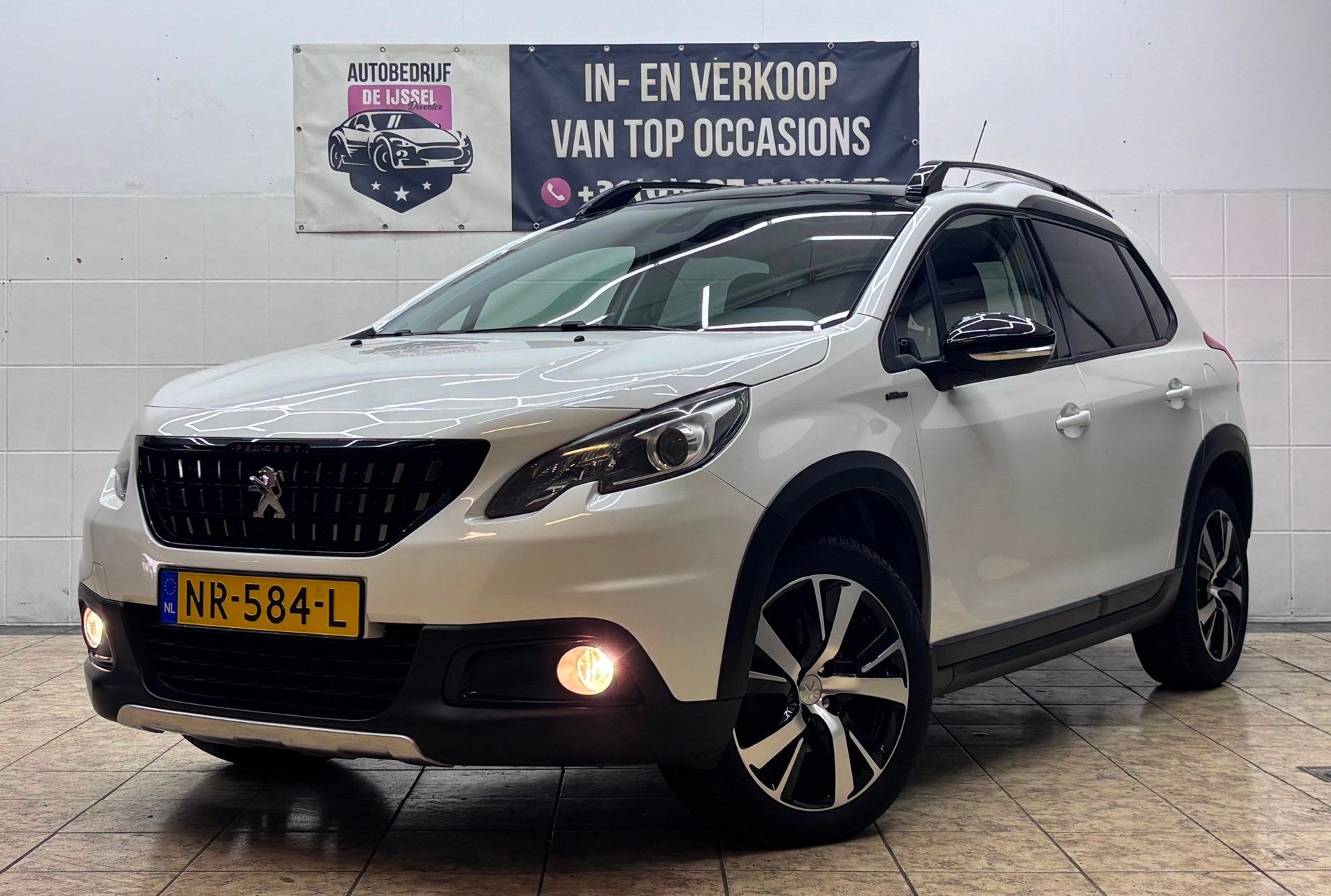 Peugeot 2008 1.2 PureTech GT-line / GARANTIE / NW Distribtie, Auto's, Voorwielaandrijving, Dealer onderhouden, Leder en Stof, Origineel Nederlands