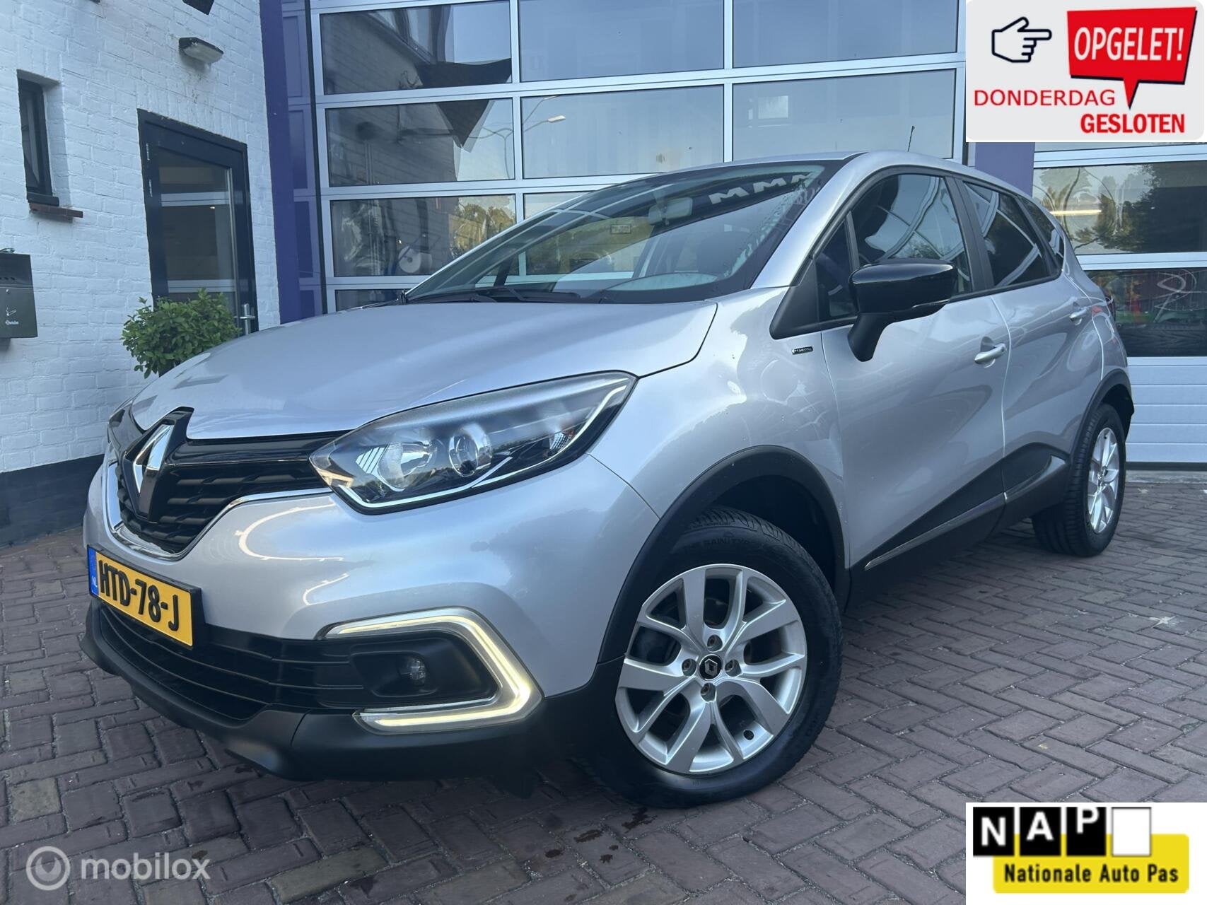 Renault Captur 0.9 TCe Limited * AIRCO * NAVIGATIE * CAMERA, Voorwielaandrijving, 898 cc, Stof, Gebruikt