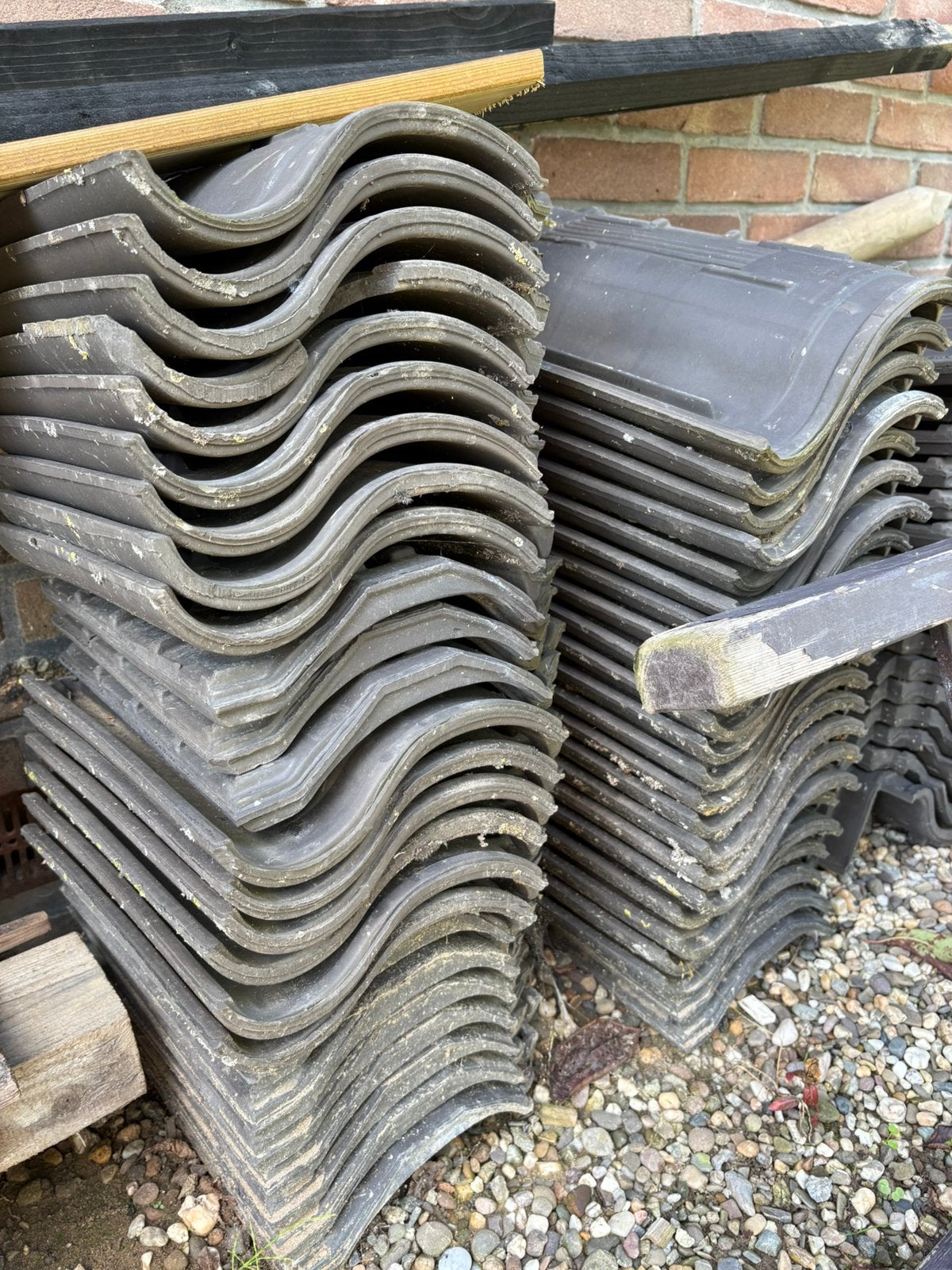 +/- 200 Dakpannen Monier 5, Ophalen, Steen of Klei, Zo goed als nieuw, 15 m² of meer