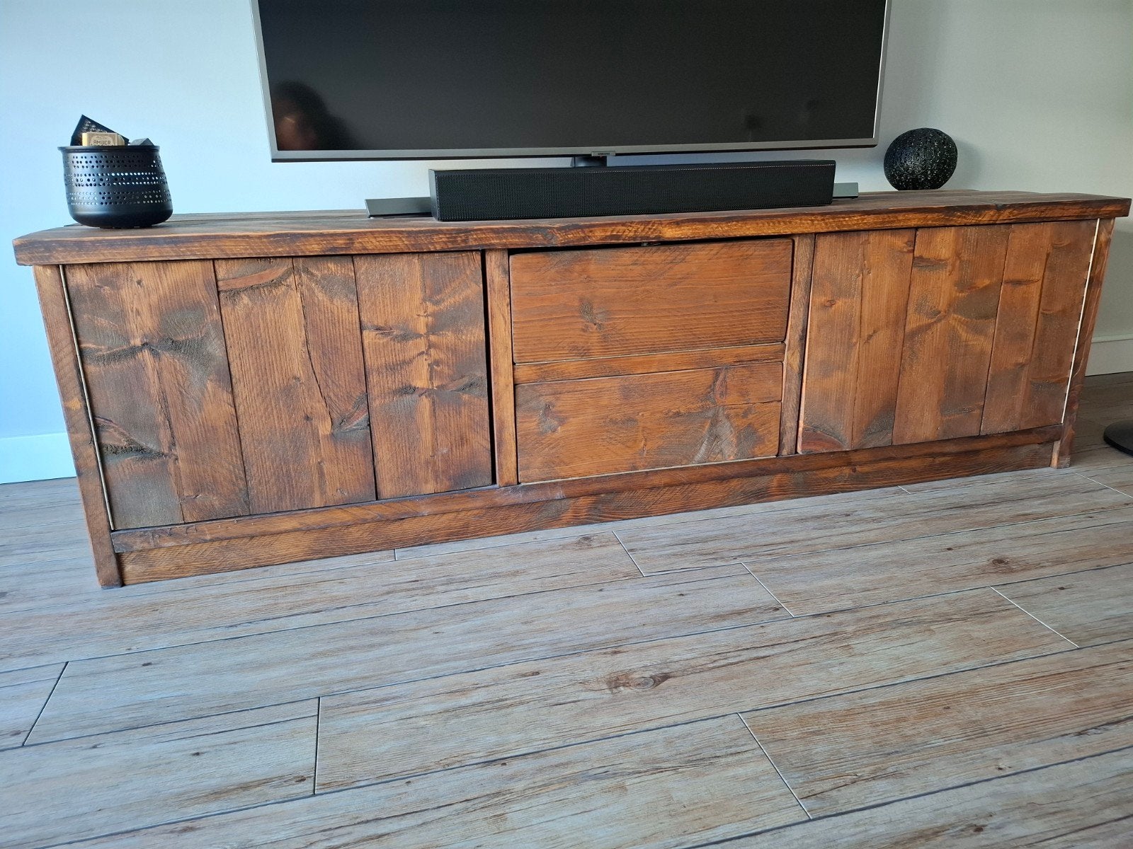 Robuust houten tv-meubel met opbergruimte, Ophalen, Gebruikt, 150 tot 200 cm, Rustiek, Landelijk