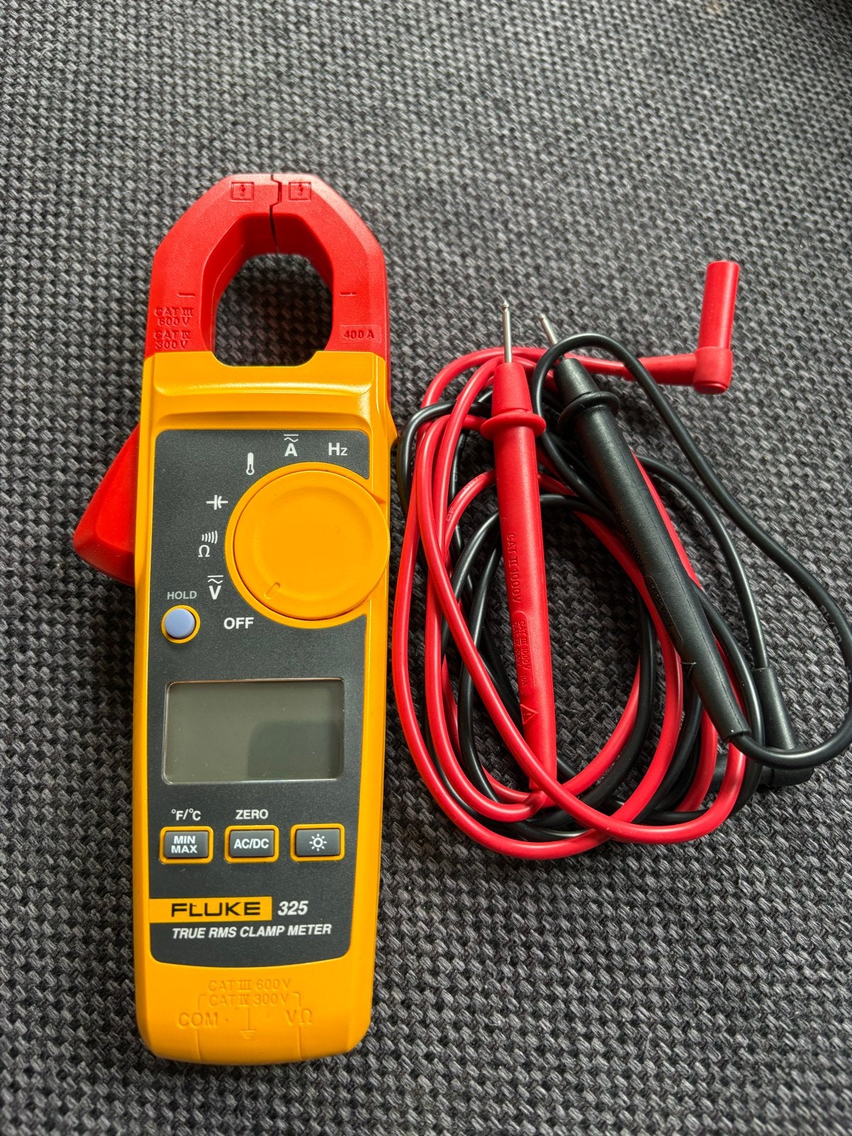 Fluke 325 True-RMS Stroomtang met temperatuurmeting, Ophalen, Zo goed als nieuw, Elektriciteit