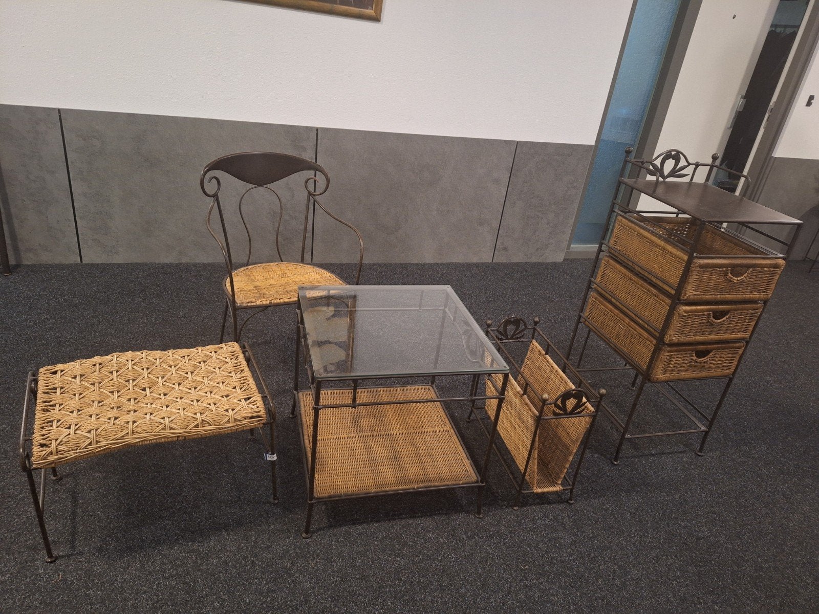 tafel, stoel, kruk, ladekast, mag apart weg, Ophalen, Gebruikt