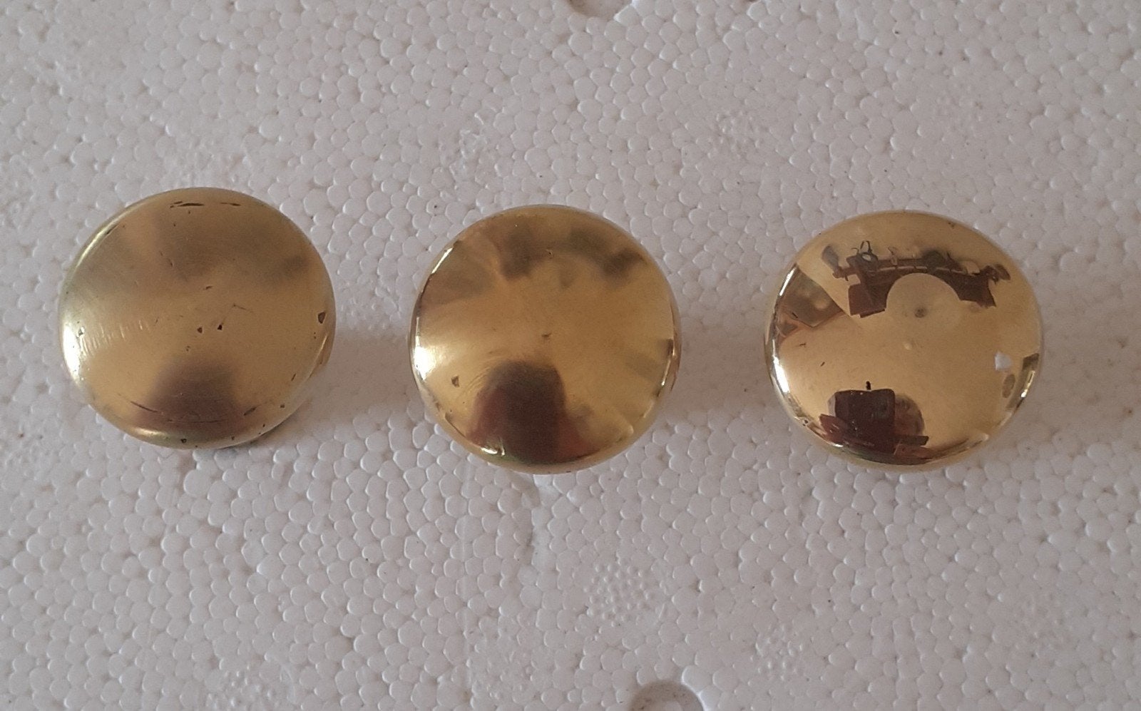 Set van 3 messing knopjes ronde kop, Antiek en Kunst, Antiek | Koper en Brons, Ophalen of Verzenden, Koper