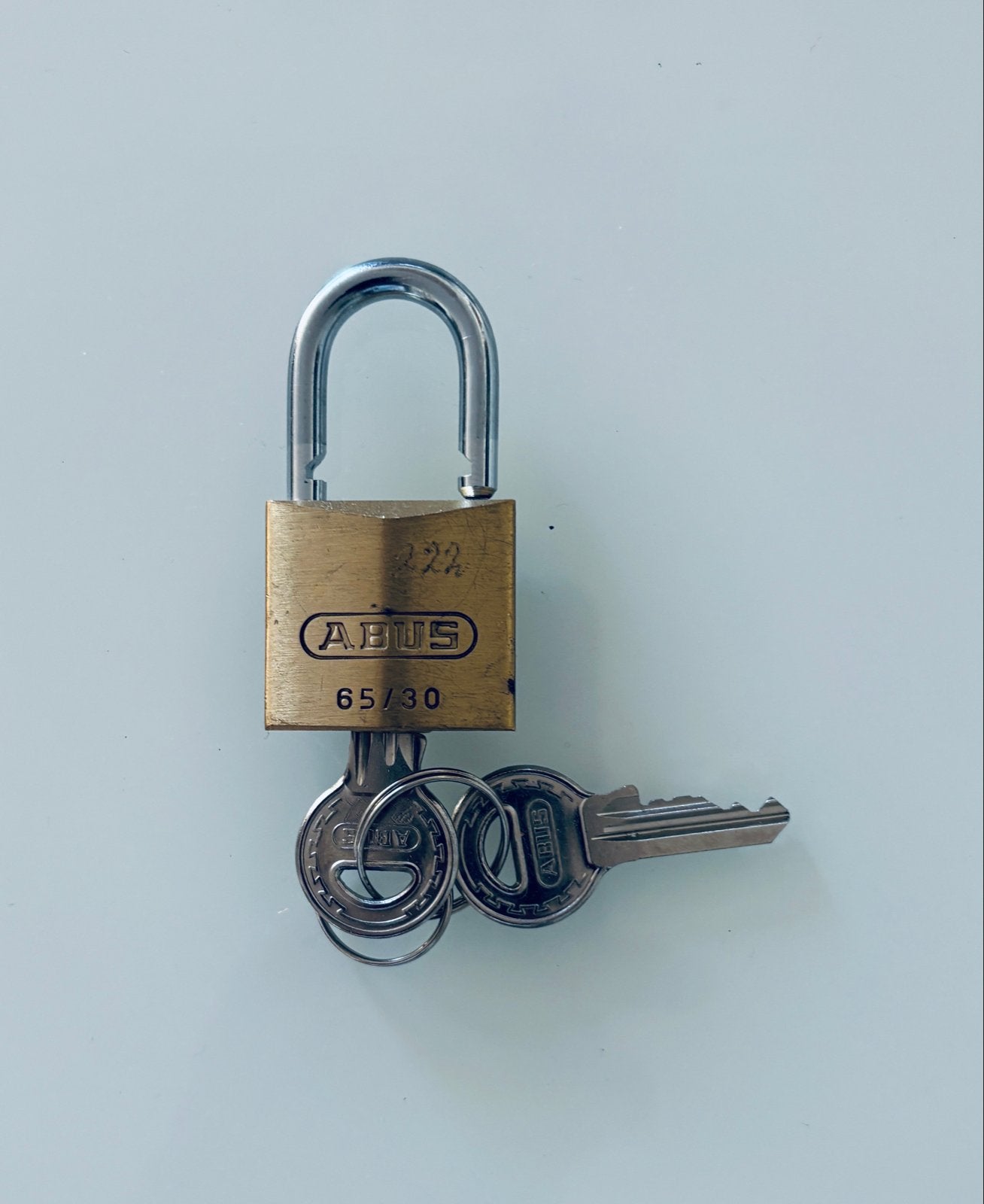 ABUS Hangslot 65/30 met 2 sleutels, Doe-het-zelf en Verbouw, Ophalen, Gebruikt, Koper of Messing, Slot