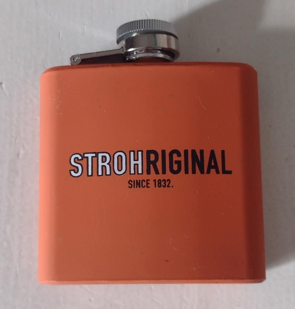 Stroh 80 Rum Metalen Broekzak Flesje 2,5oz 74ml., Verzamelen, Merken en Reclamevoorwerpen, Ophalen of Verzenden, Zo goed als nieuw
