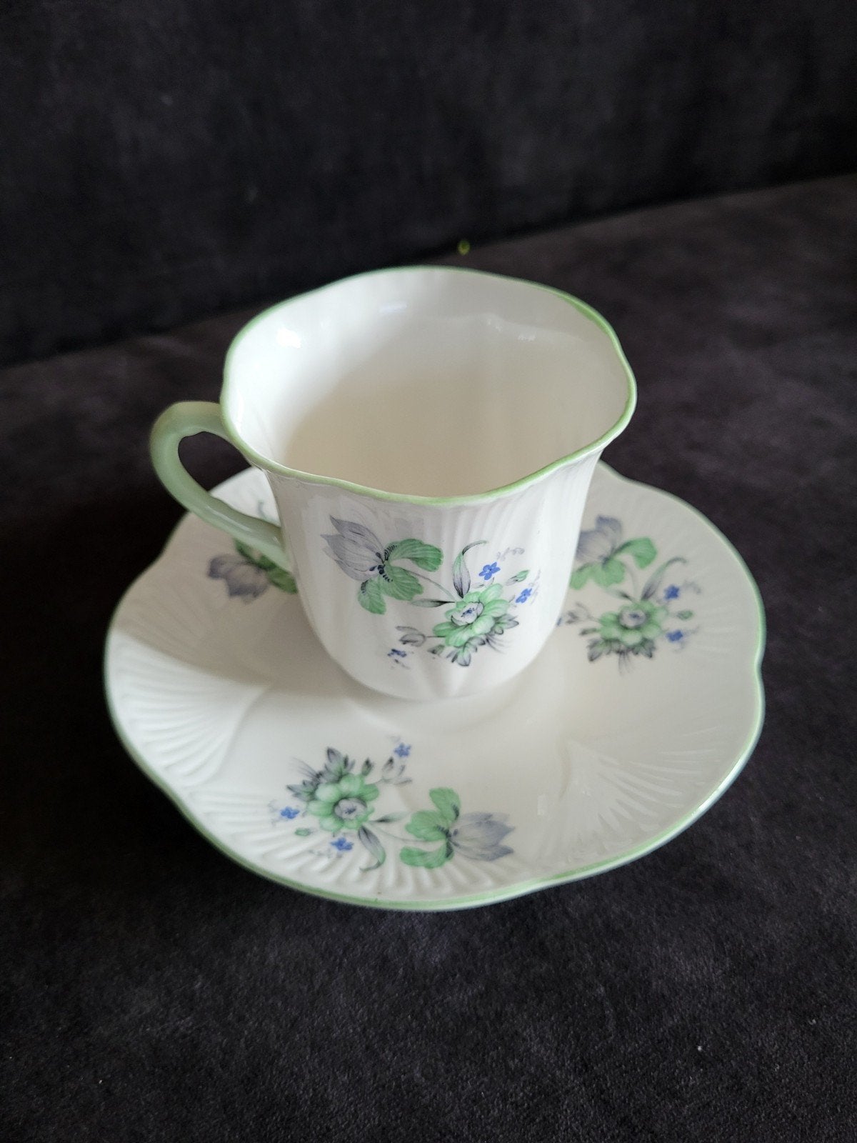 Vintage Shelley kop en schotel - Fine Bone China, Antiek en Kunst, Antiek | Servies los, Ophalen of Verzenden