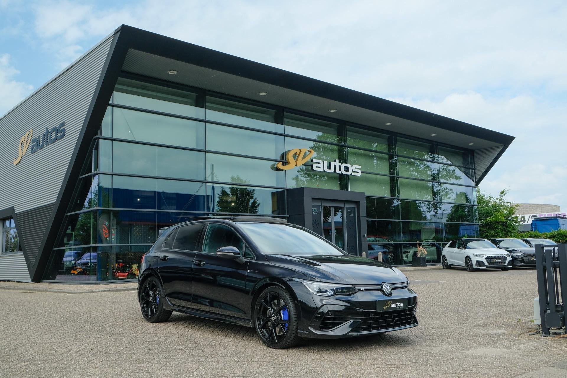 Volkswagen Golf R 2.0 TSI 320pk 8R 4Motion Performance Akrap, Gebruikt, Euro 6, 4 cilinders, 1984 cc